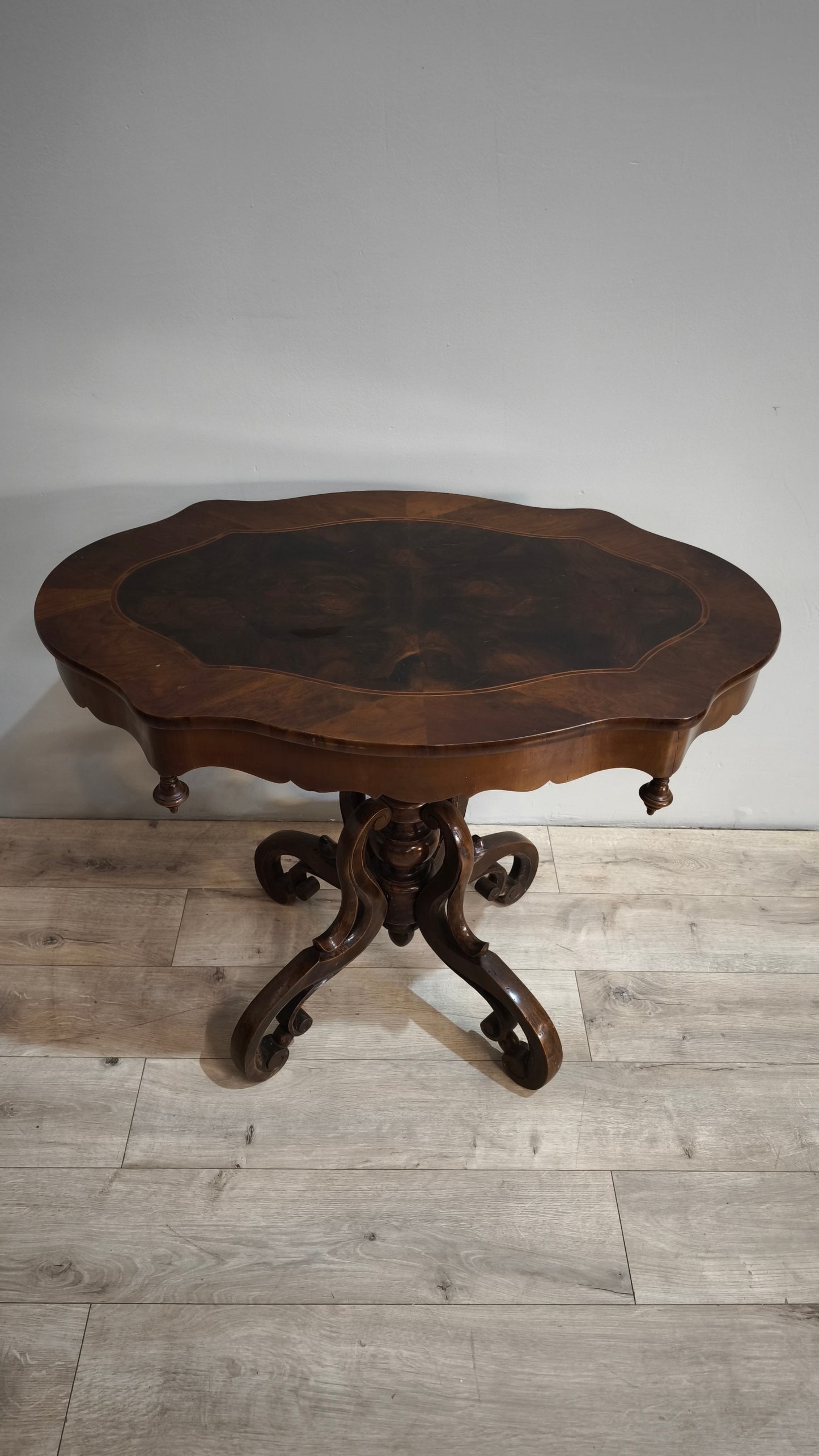 86882 Tavolo da salotto in stile francese