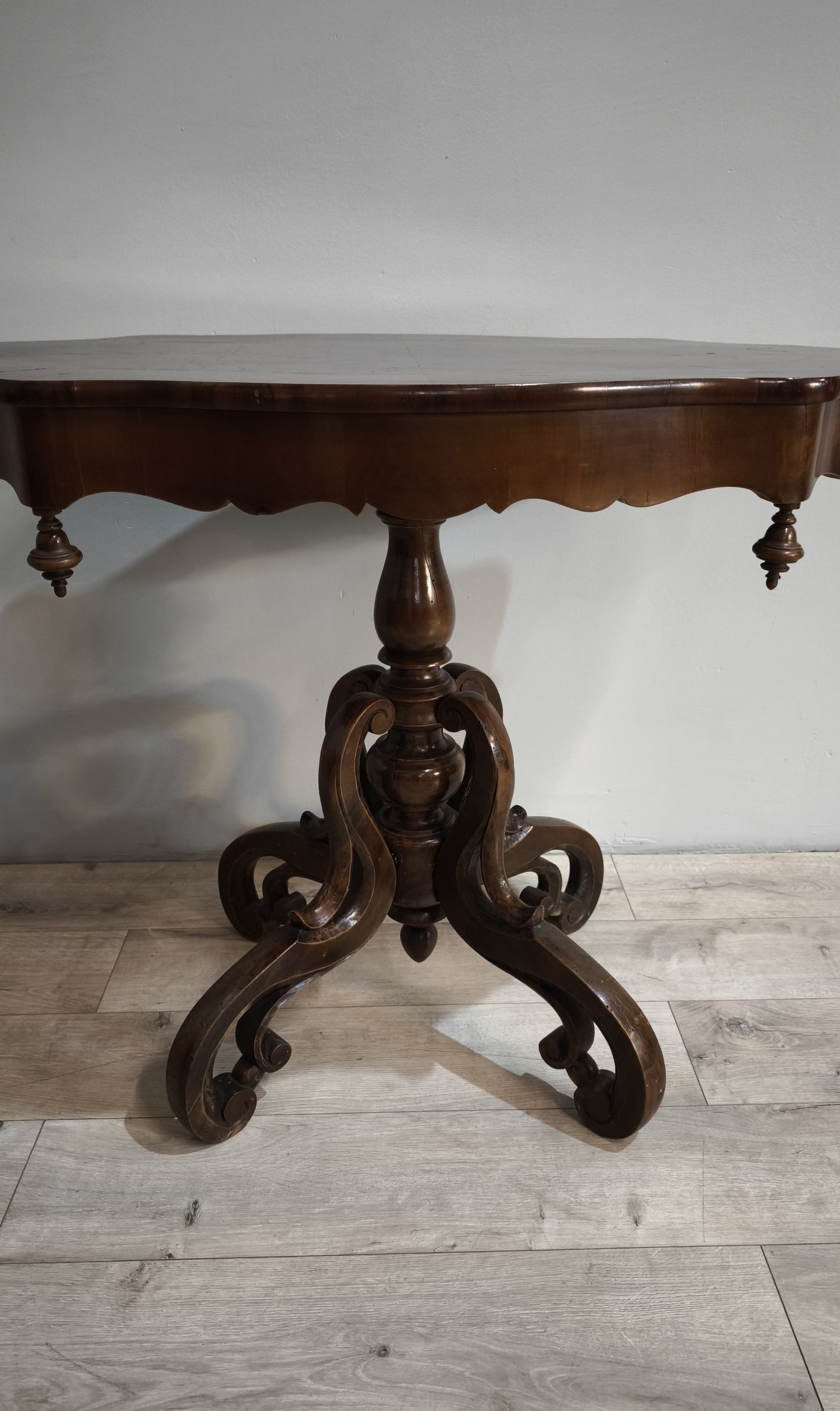 86882 Tavolo da salotto in stile francese