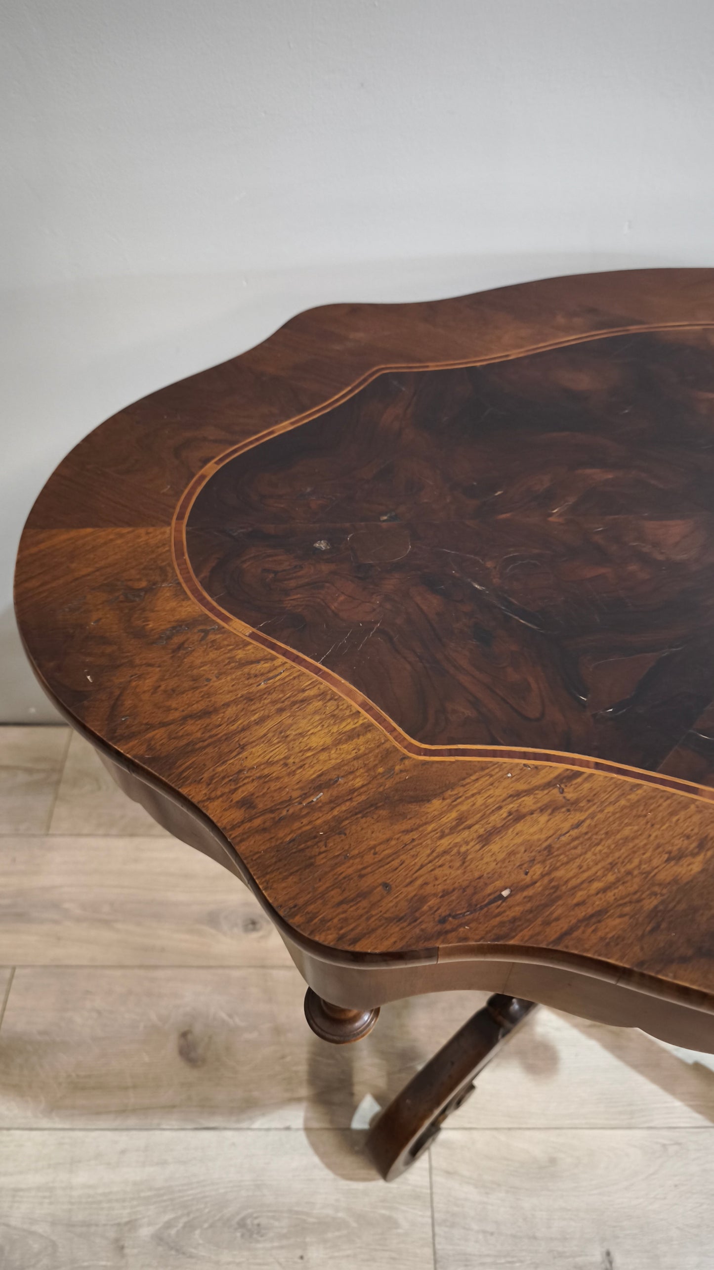 86882 Tavolo da salotto in stile francese