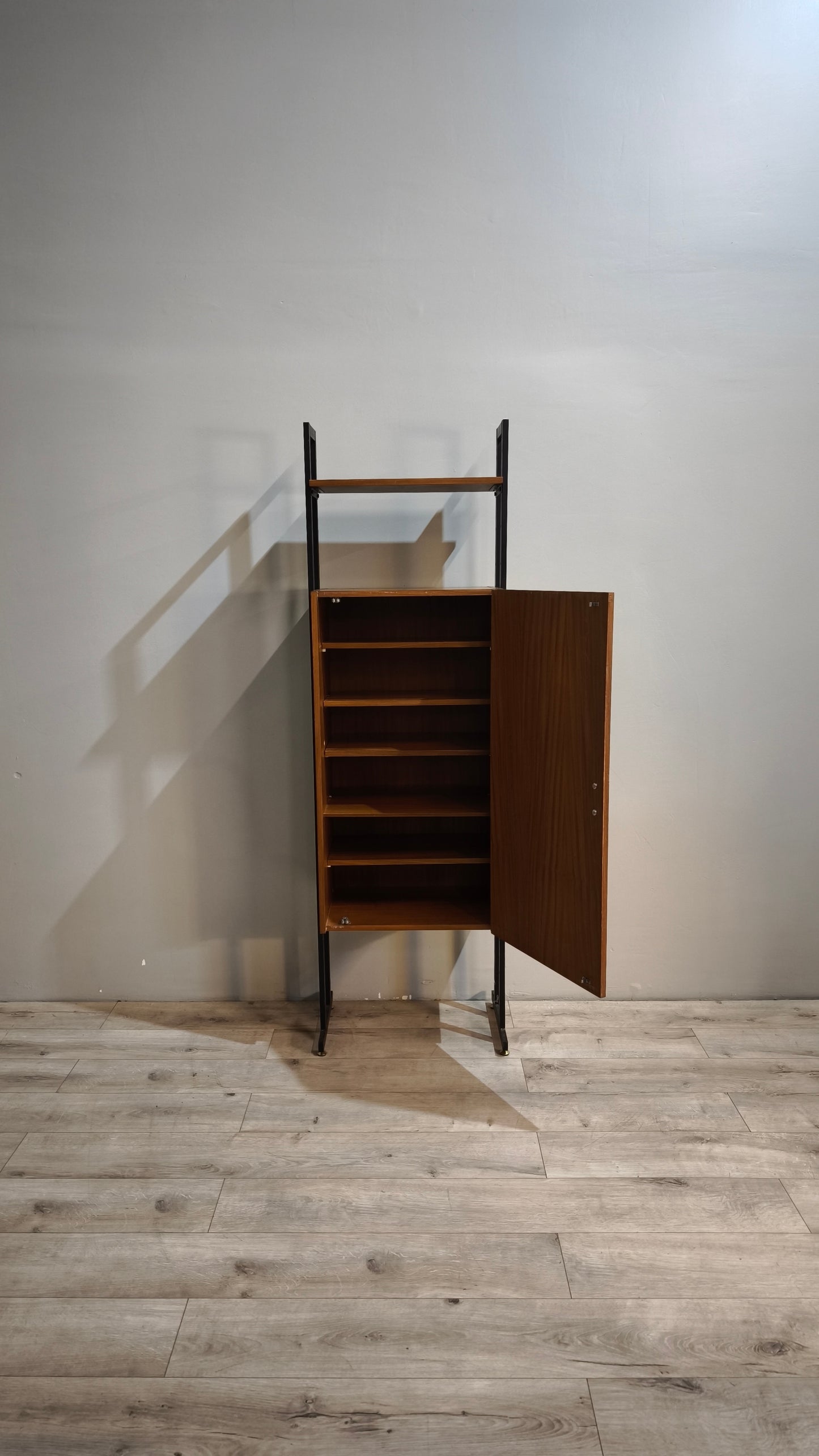 86889 Libreria stile nordico con uno sportello