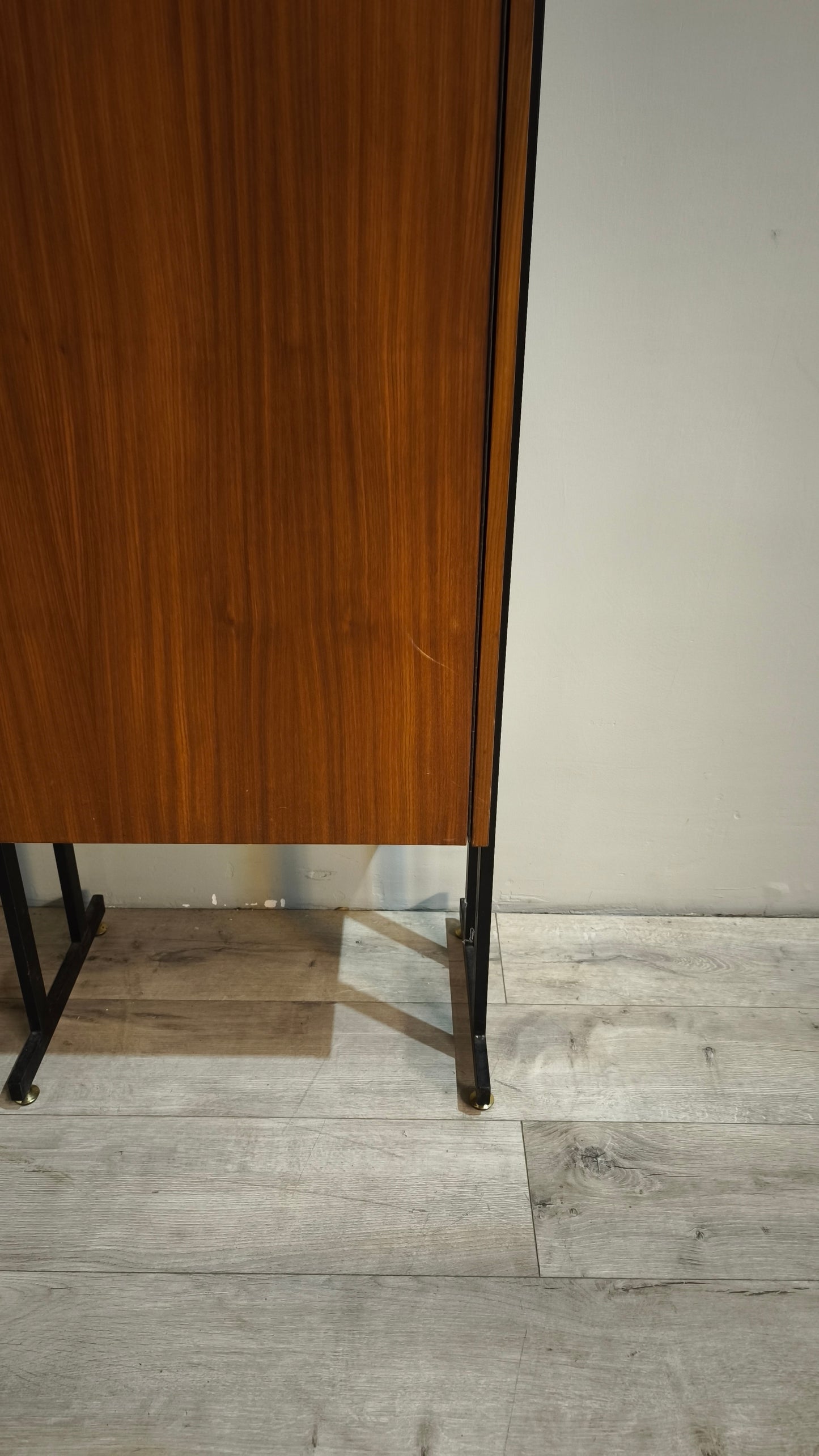 86889 Libreria stile nordico con uno sportello