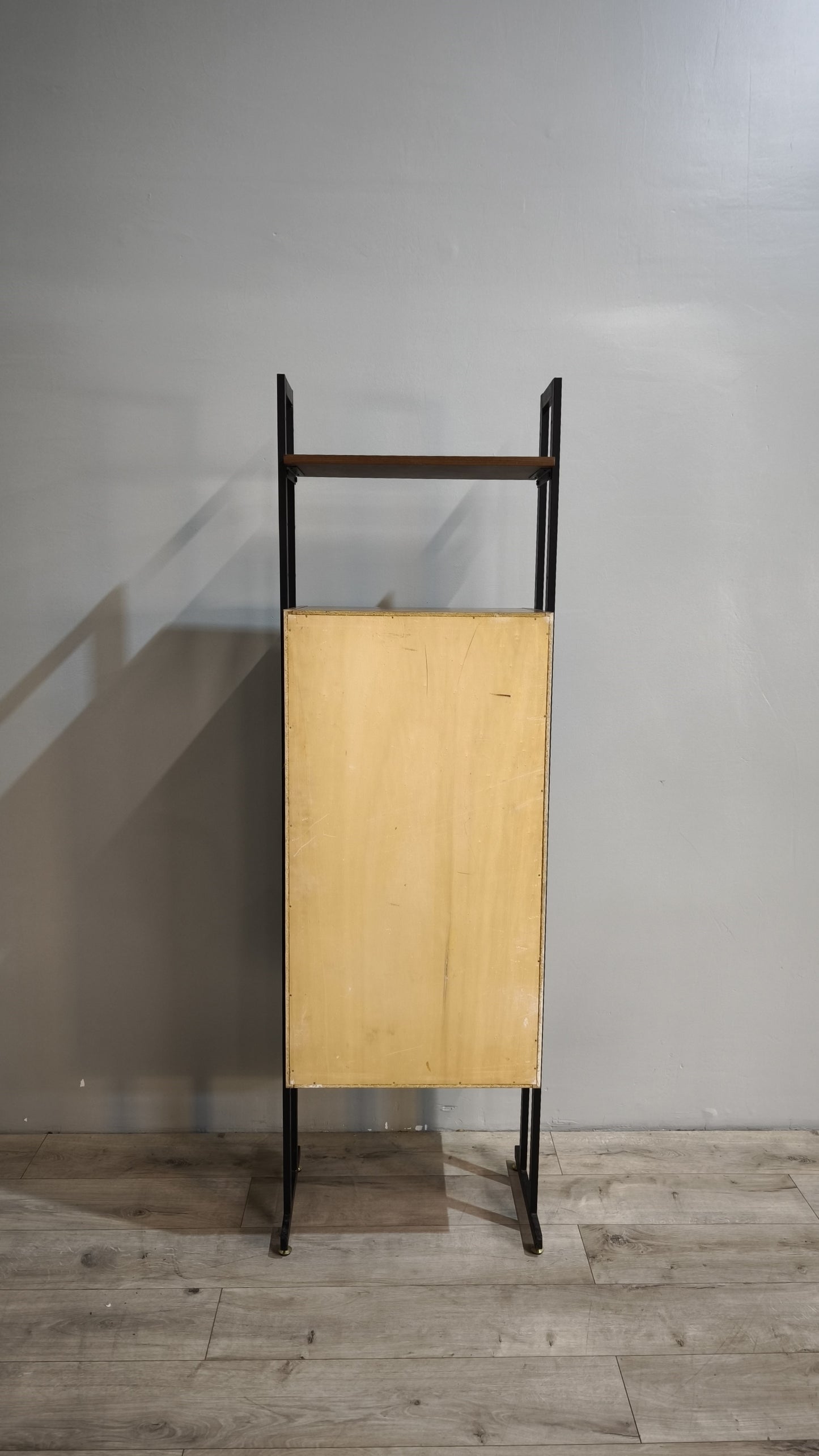 86889 Libreria stile nordico con uno sportello