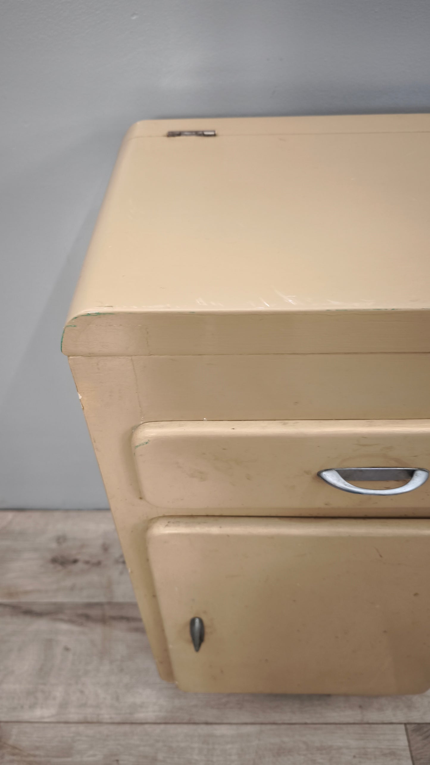 86869 Mobile battilardo marrone anni '50
