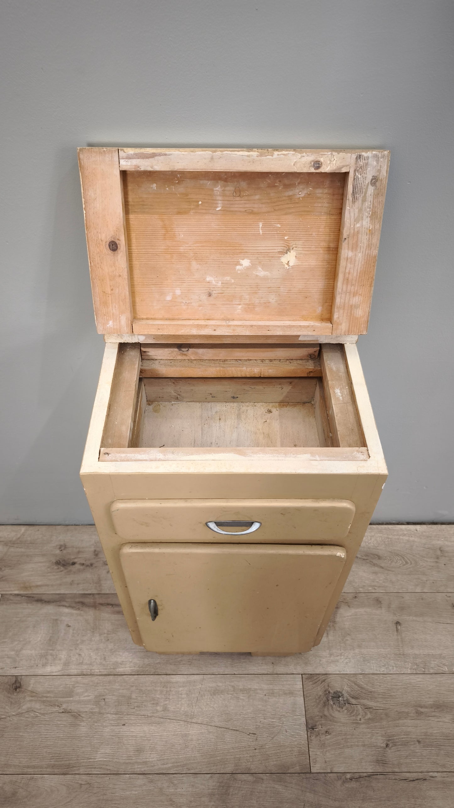 86869 Mobile battilardo marrone anni '50
