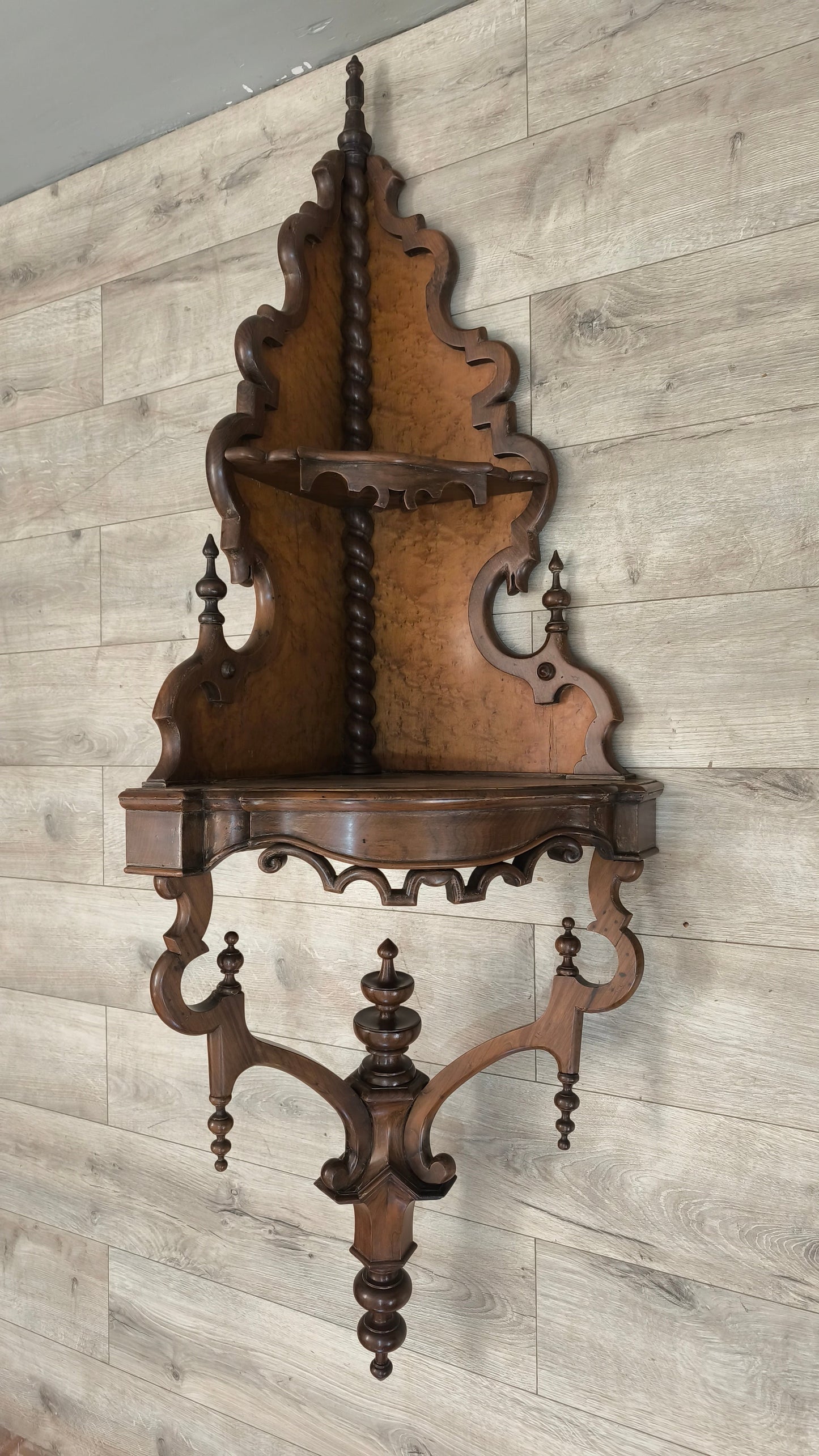 87082 Angoliera pensile in legno di noce