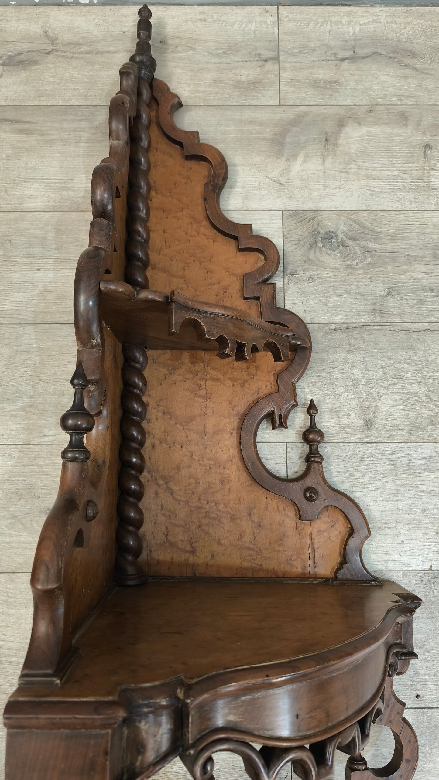 87082 Angoliera pensile in legno di noce