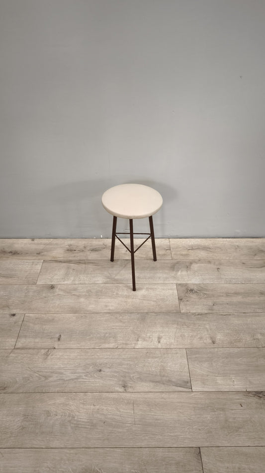 87160 Sgabello in ferro con seduta bianca