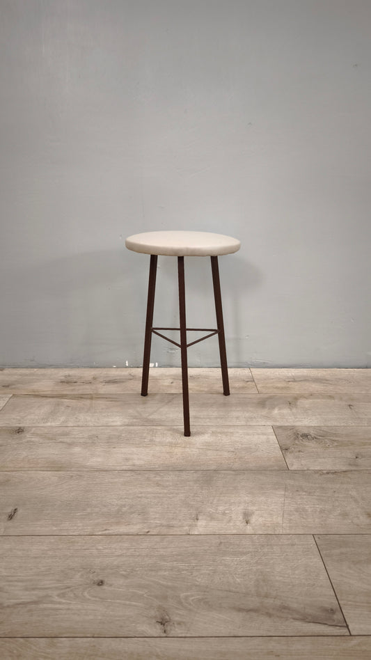 87160 Sgabello in ferro con seduta bianca