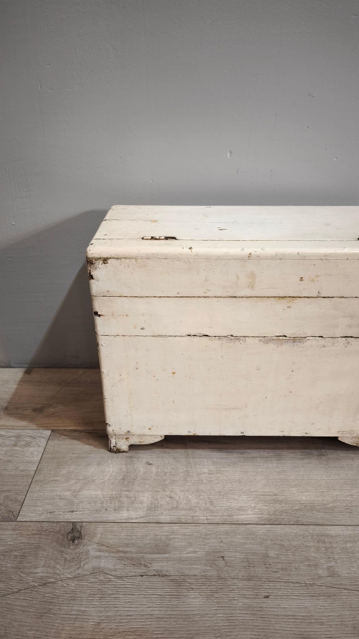 87163 Piccola cassapanca in legno  laccata bianca