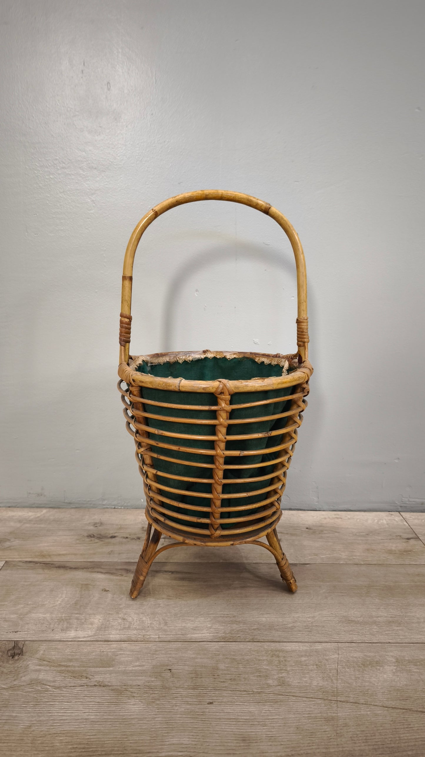 86875 Porta gomitoli vintage in bambù (tessuto verde)