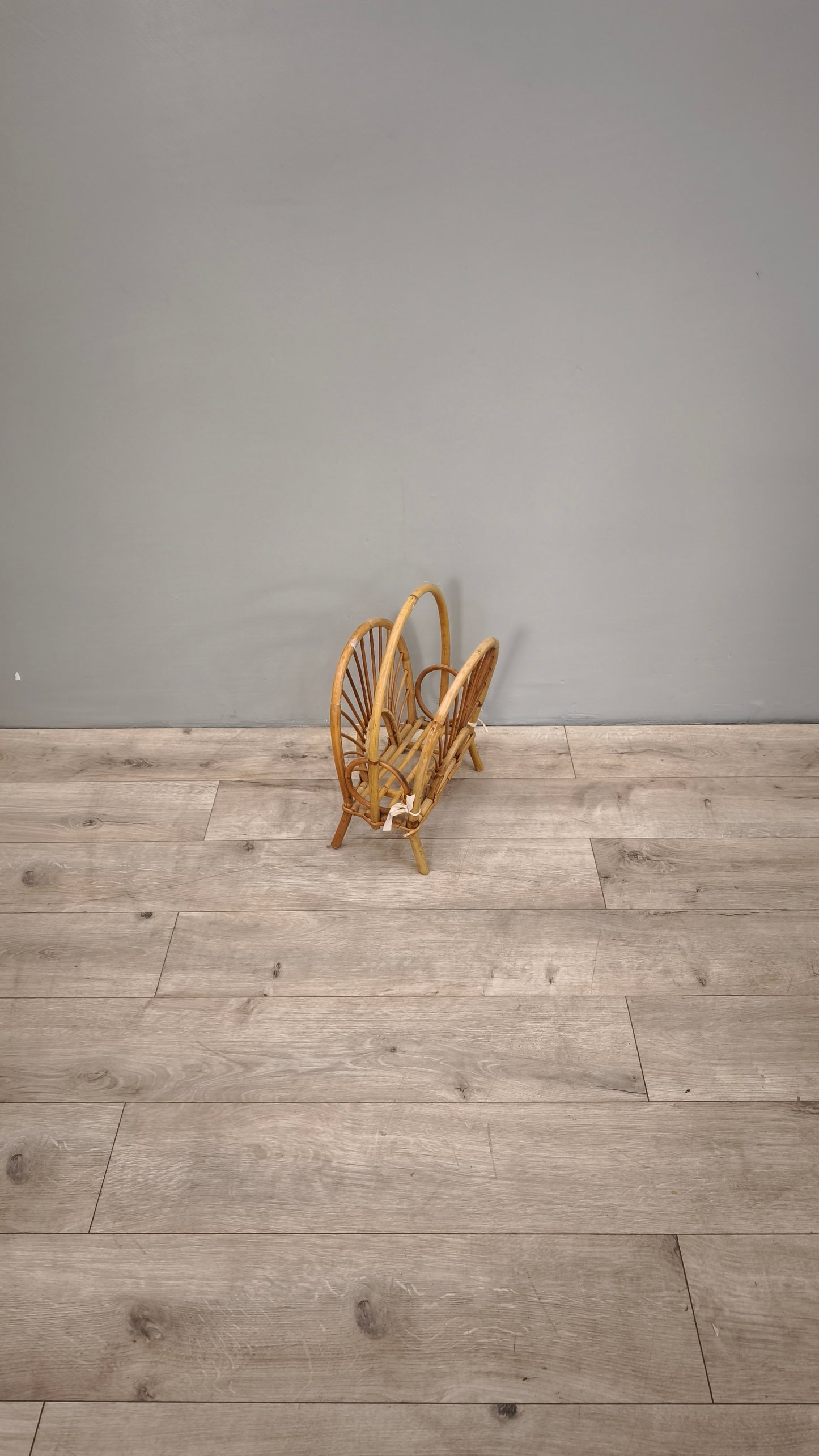 86878-2 Porta riviste in bambù vintage