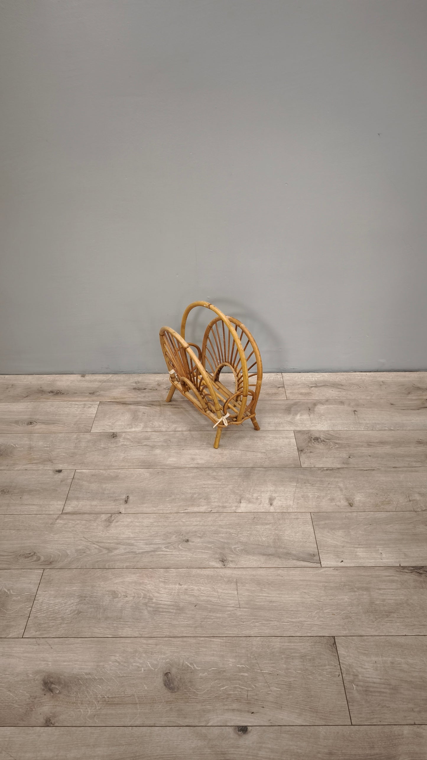 86878-2 Porta riviste in bambù vintage