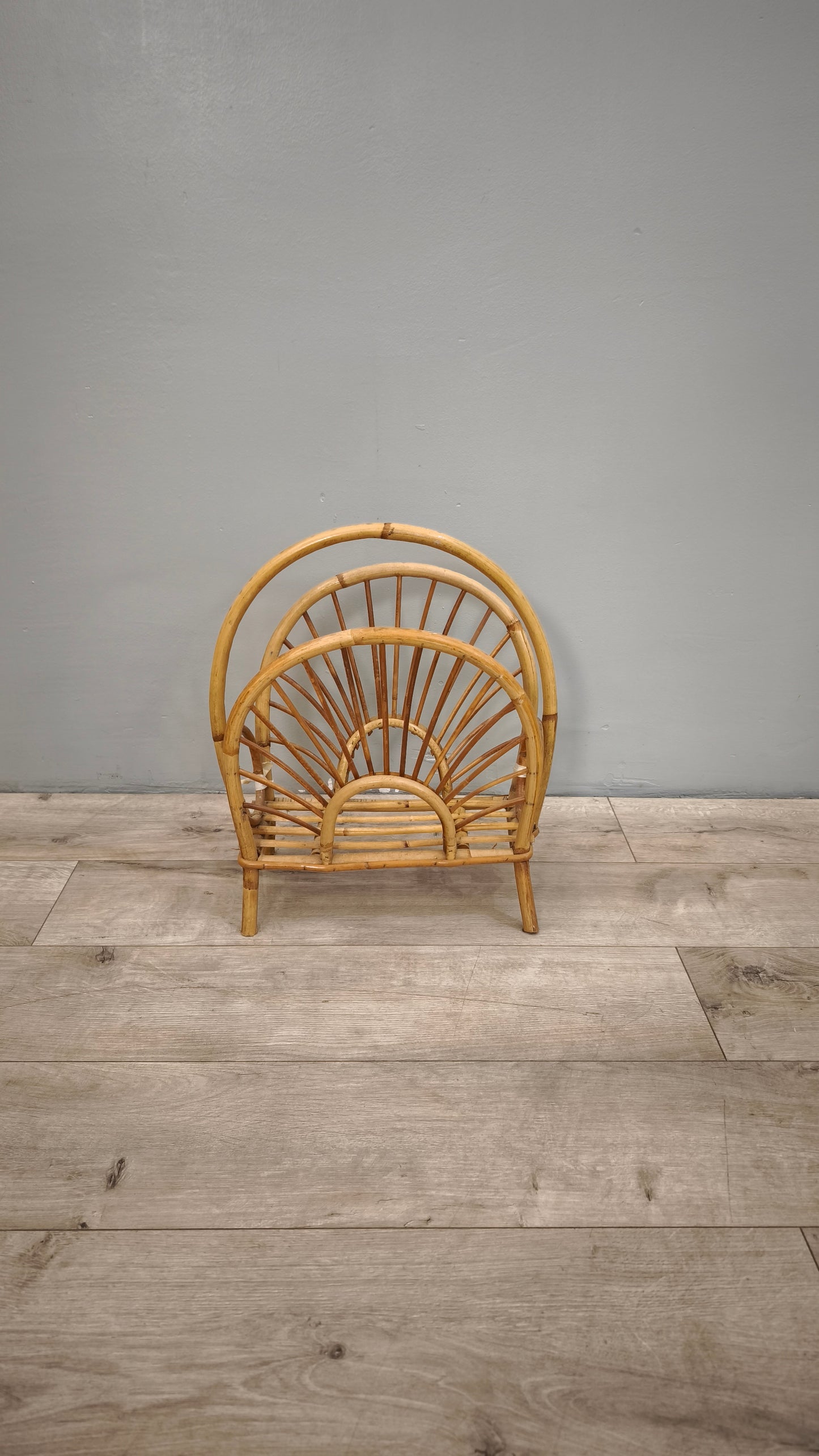 86878-2 Porta riviste in bambù vintage