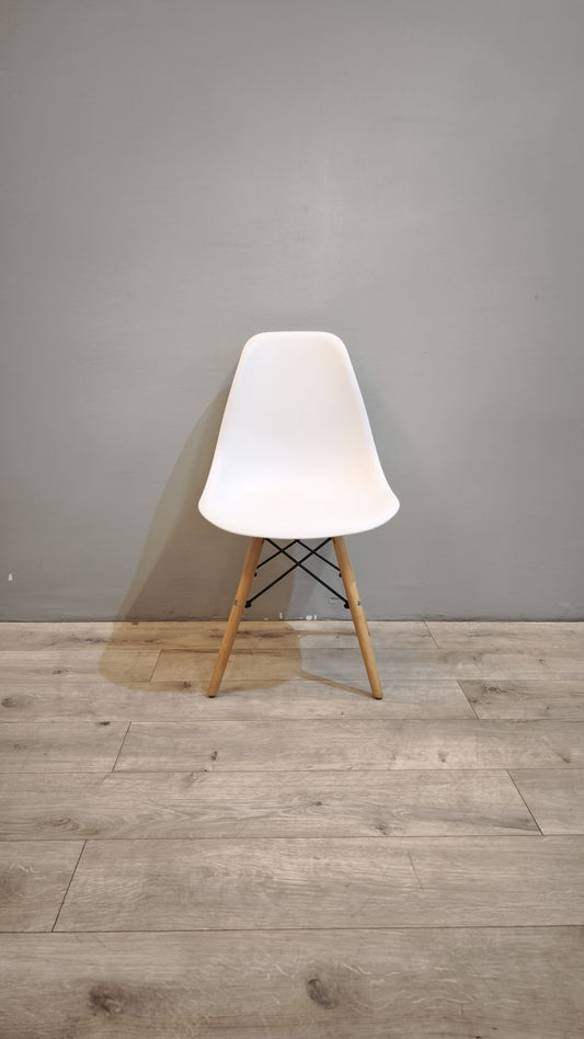 87213 Sedia bianca Ikea