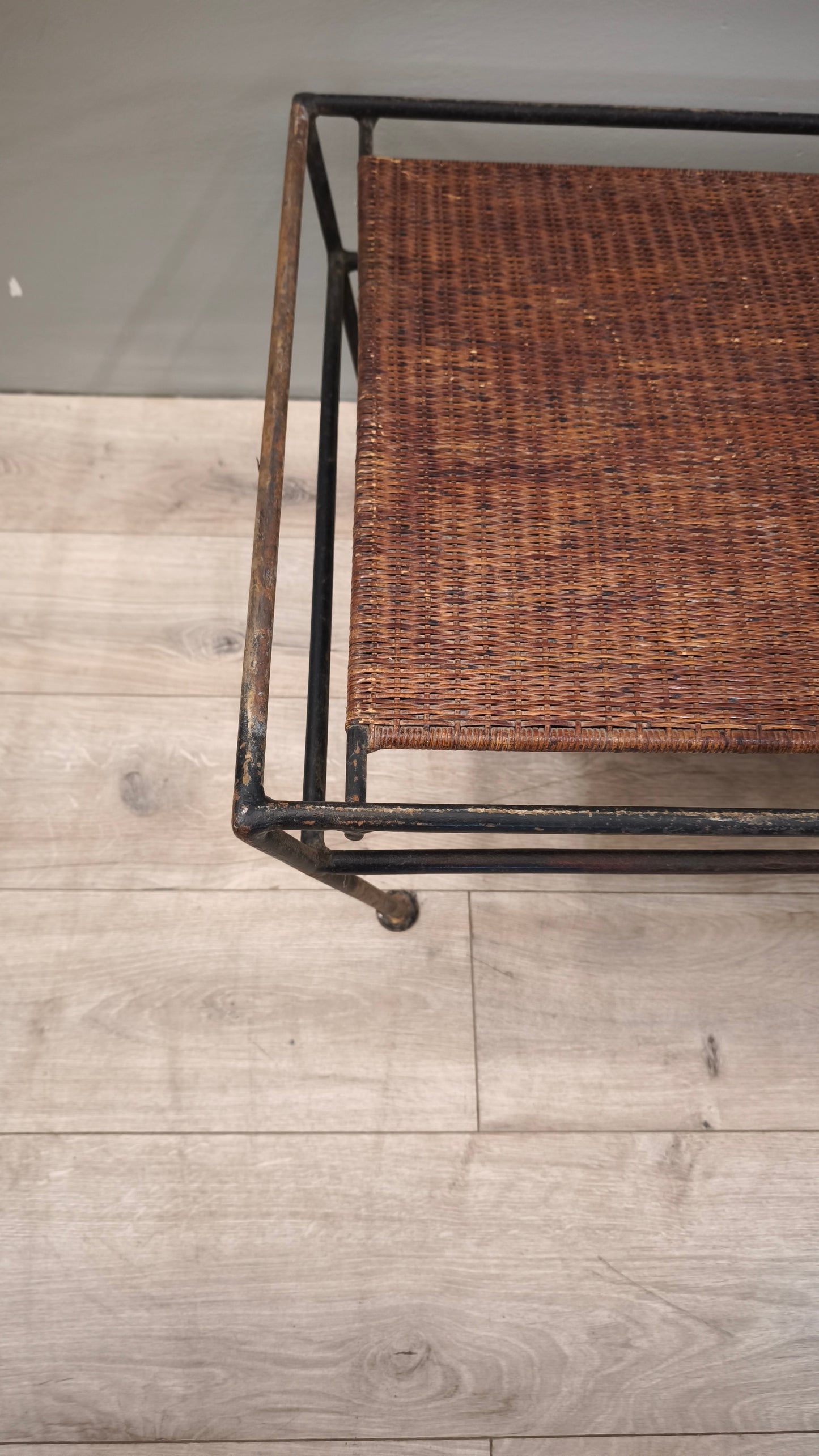 86798 Tavolo da salotto in ferro e paglia