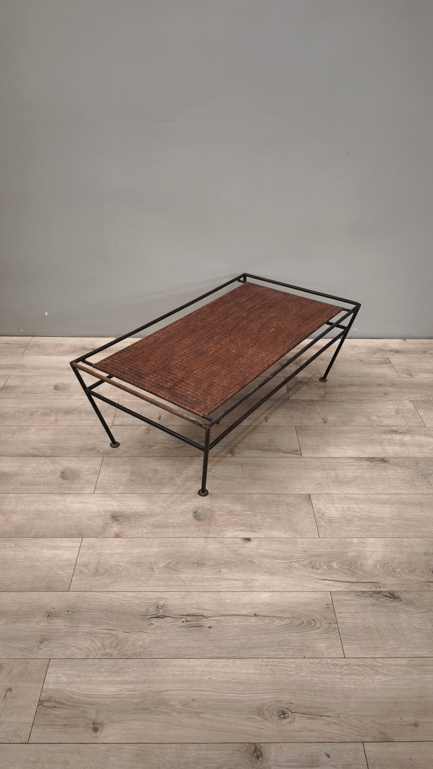 86798 Tavolo da salotto in ferro e paglia