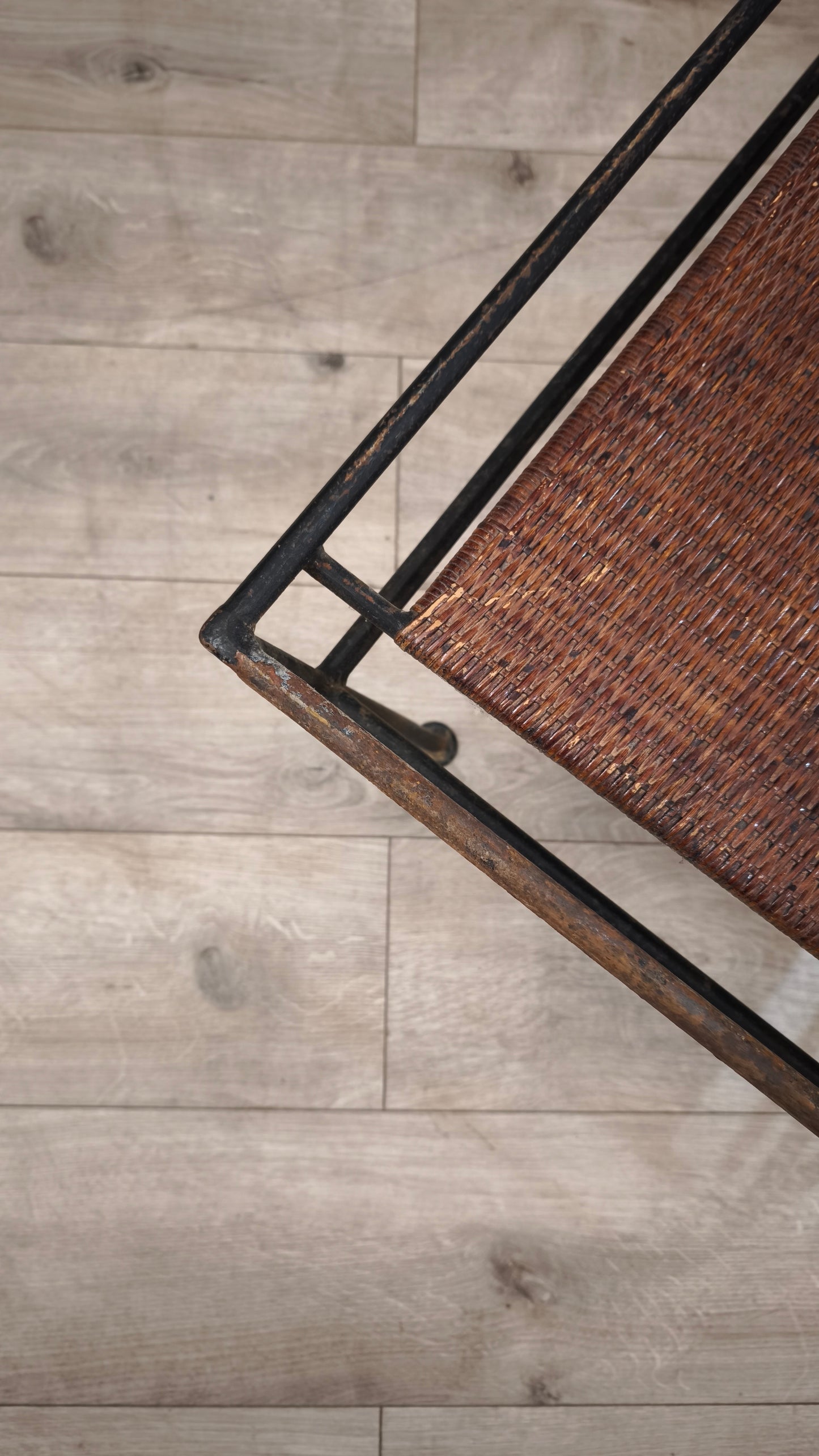 86798 Tavolo da salotto in ferro e paglia