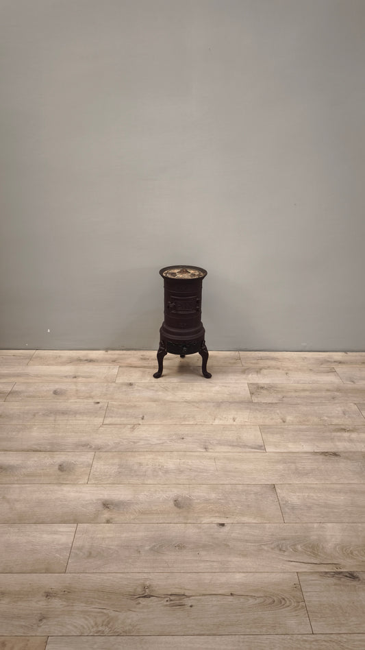 87240 Piccola stufa in ghisa