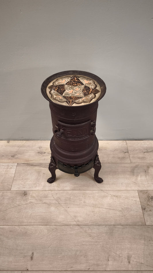 87240 Piccola stufa in ghisa