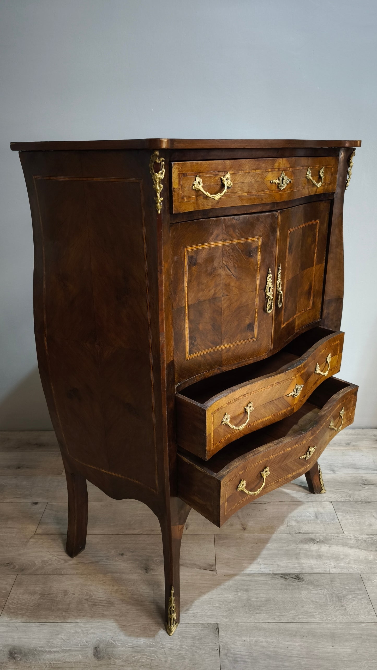 87267  Mobile secretaire intarsiato stile Luigi XV