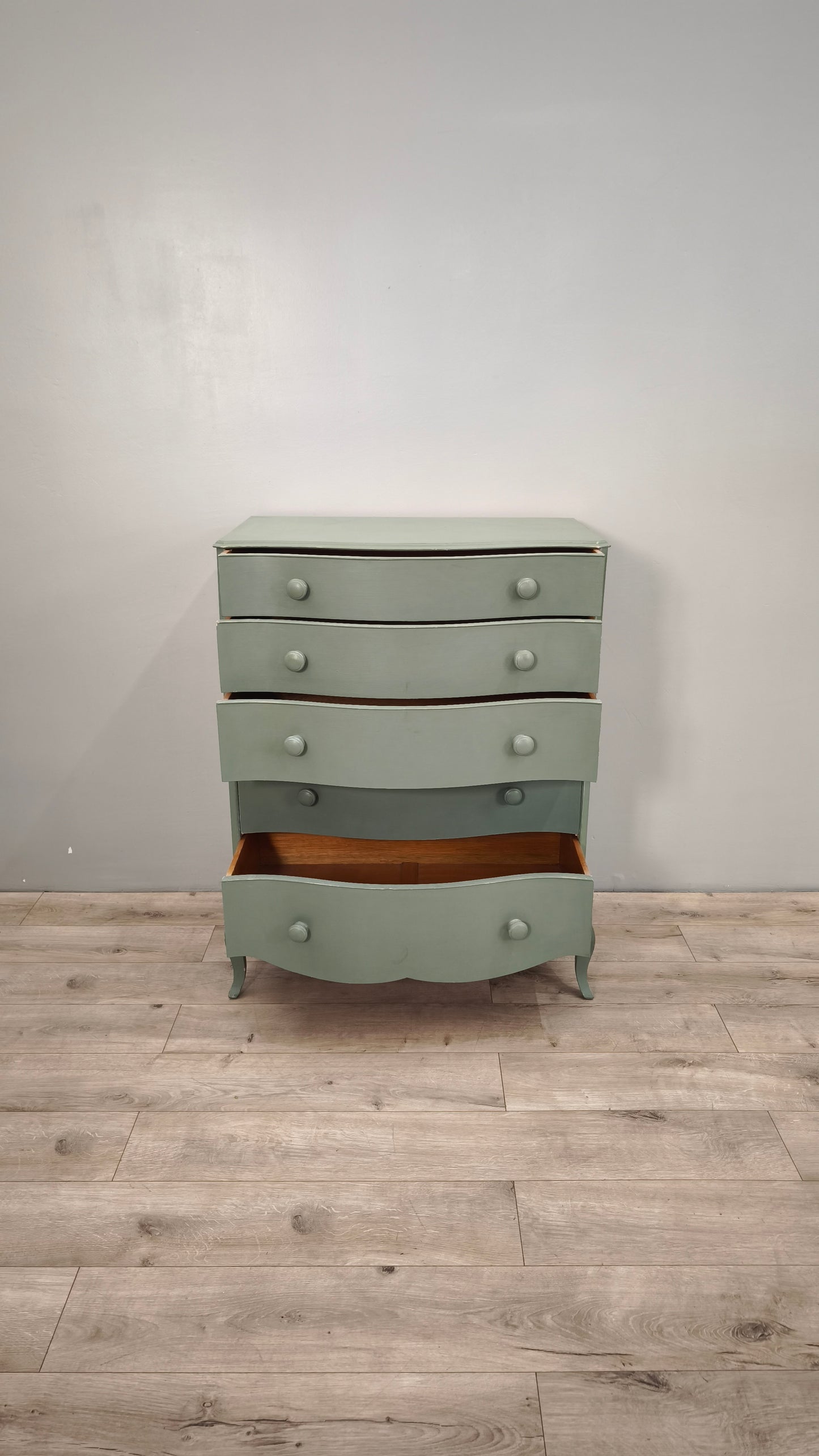 87415 Cassettiera alta verde con piedi a sciabola