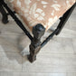 87417-2 Sedia in legno intagliato con seduta imbottita