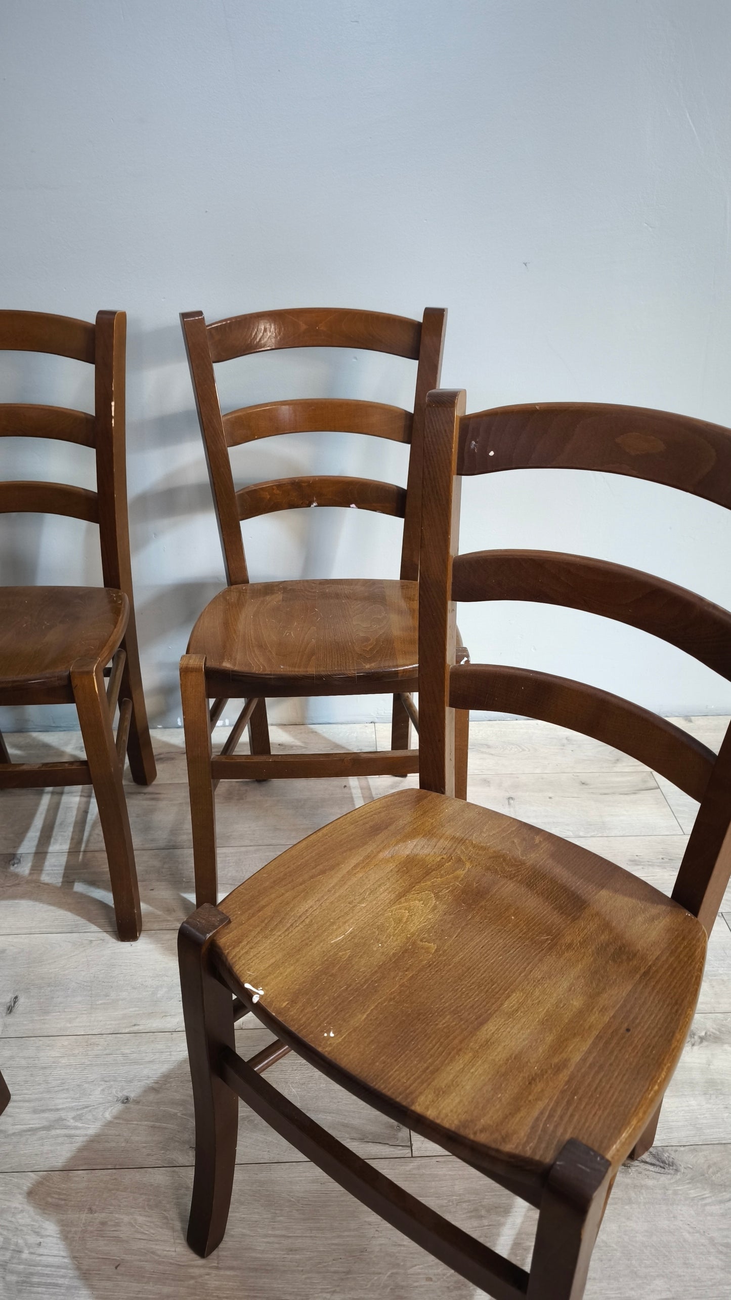 87437 Set n 4 sedie in legno