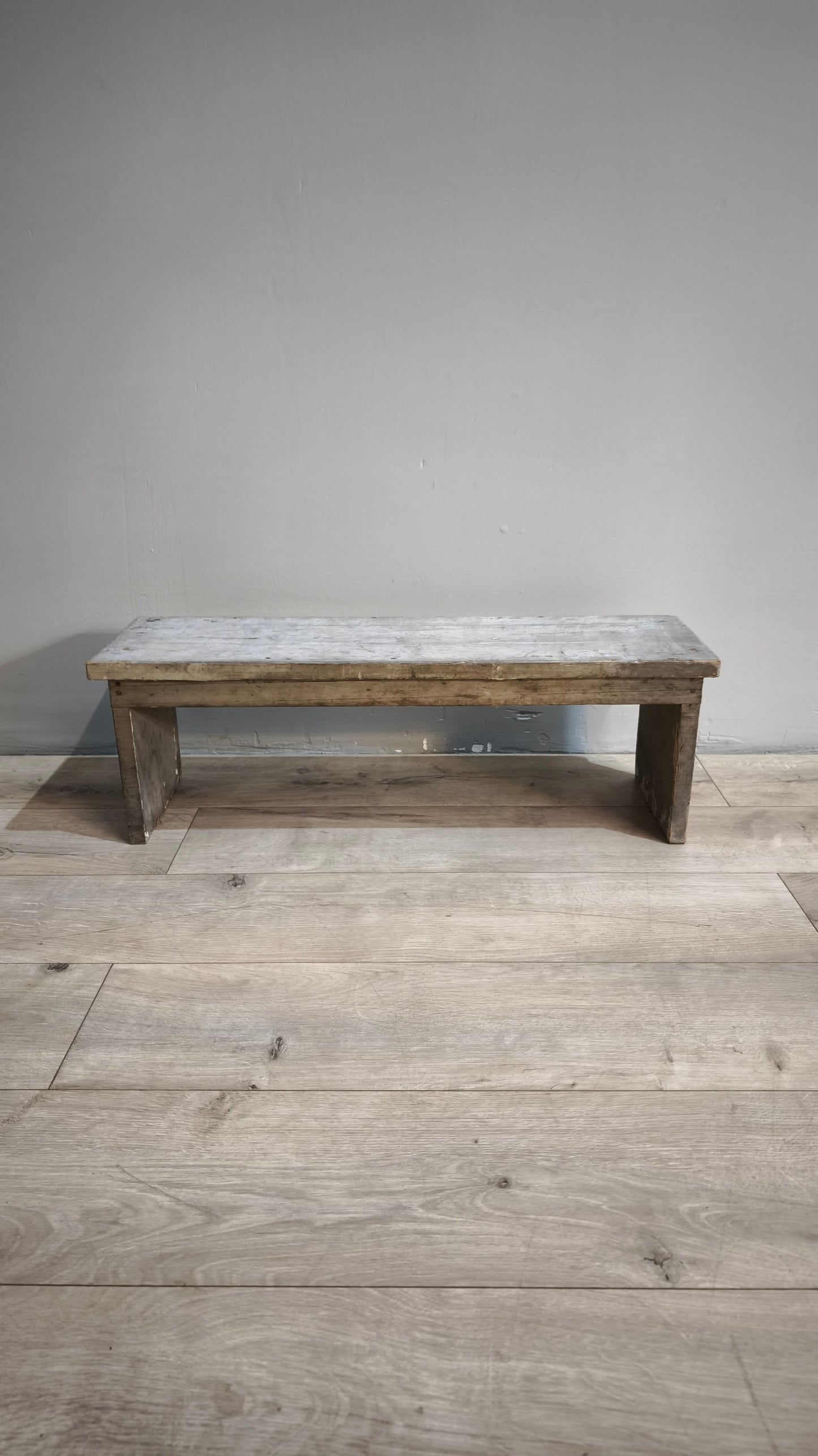 87446 Piccola panca rustica in legno