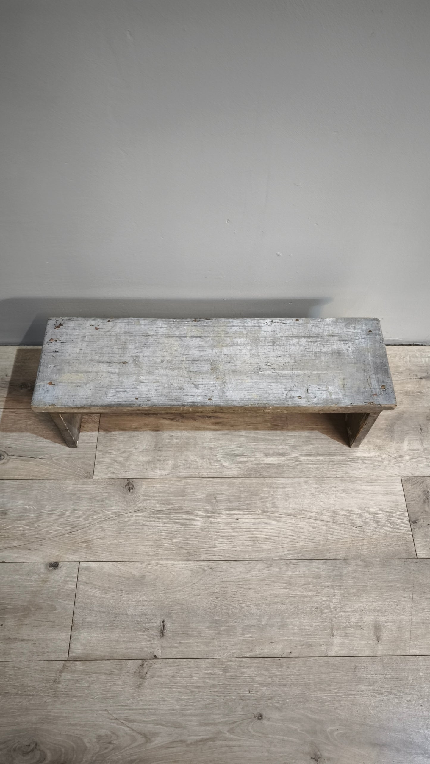 87446 Piccola panca rustica in legno