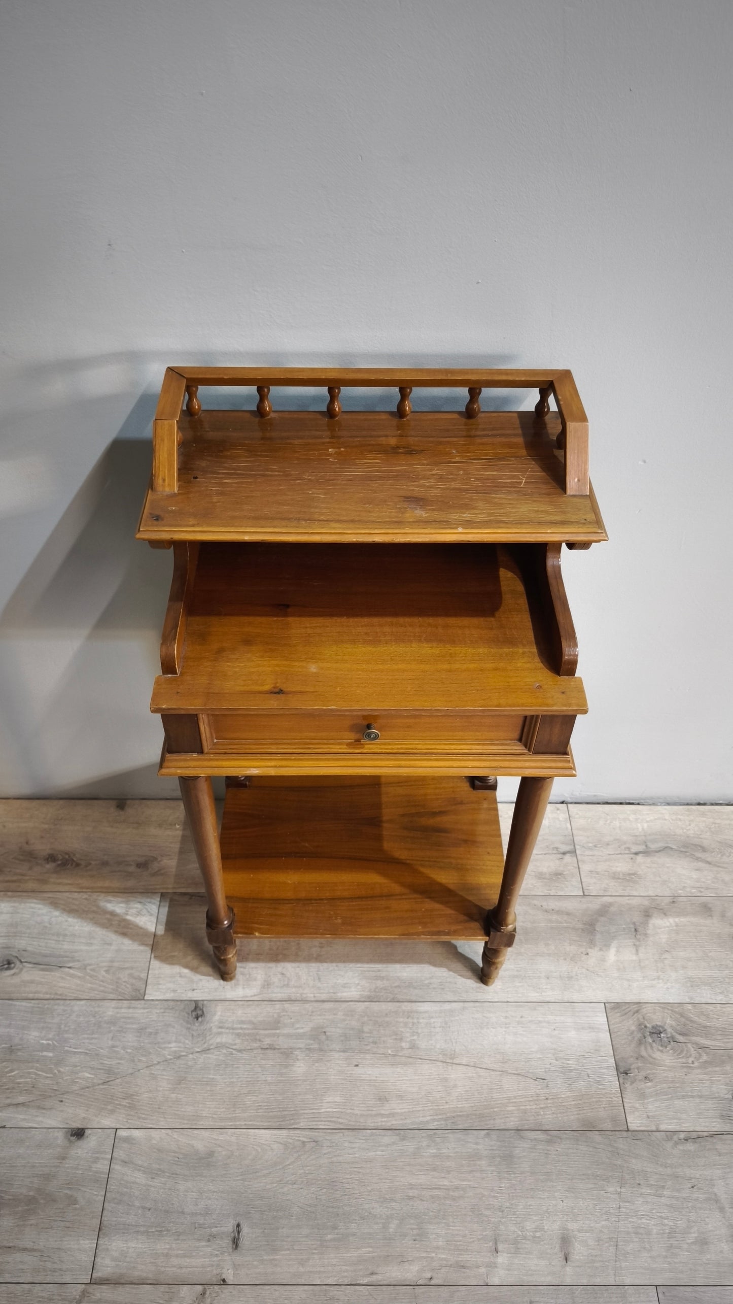 87448 Mobiletto porta telefono in legno