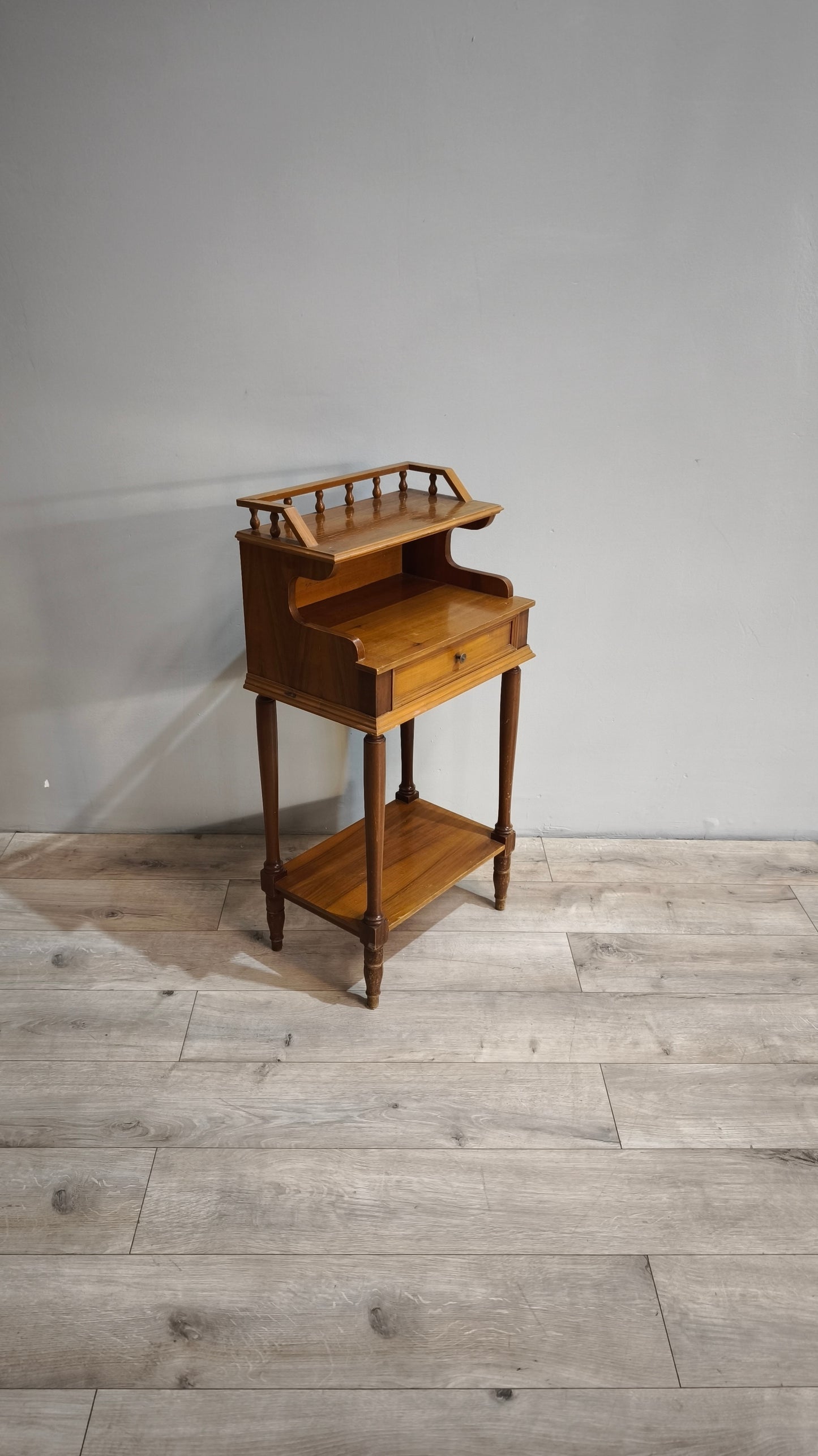 87448 Mobiletto porta telefono in legno