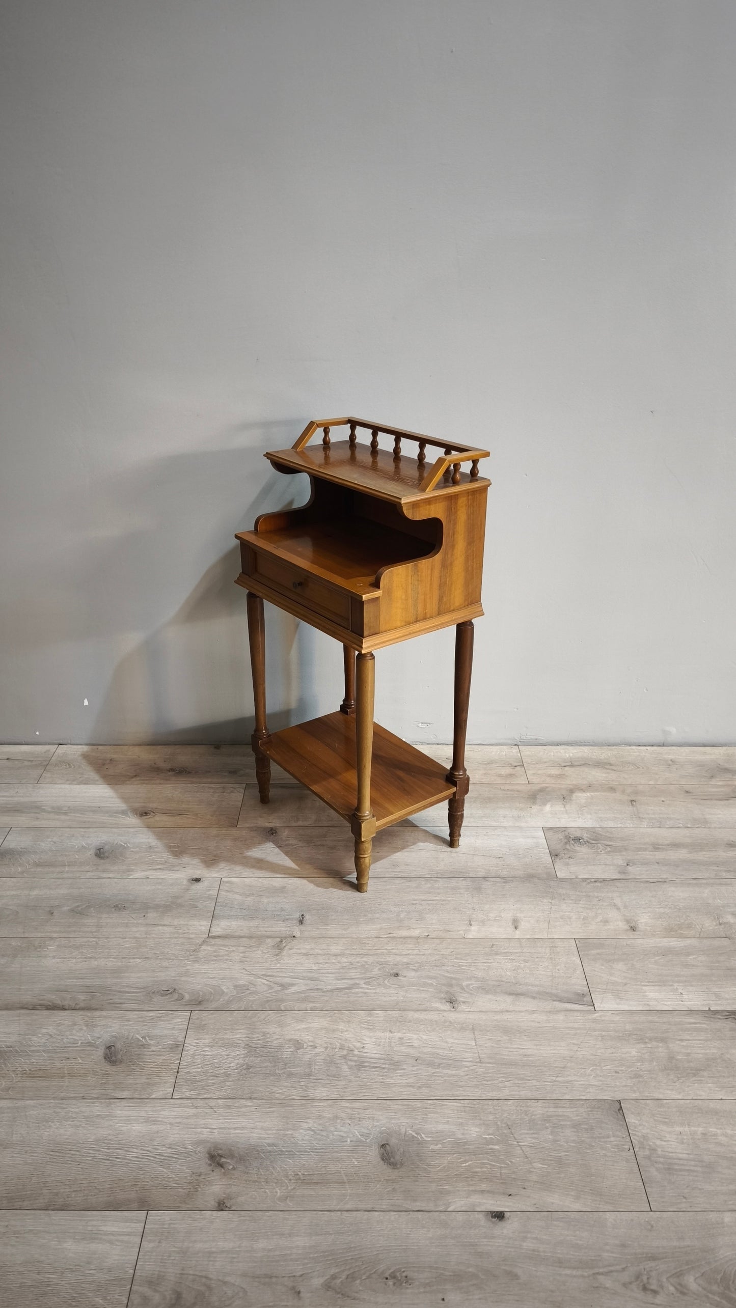 87448 Mobiletto porta telefono in legno