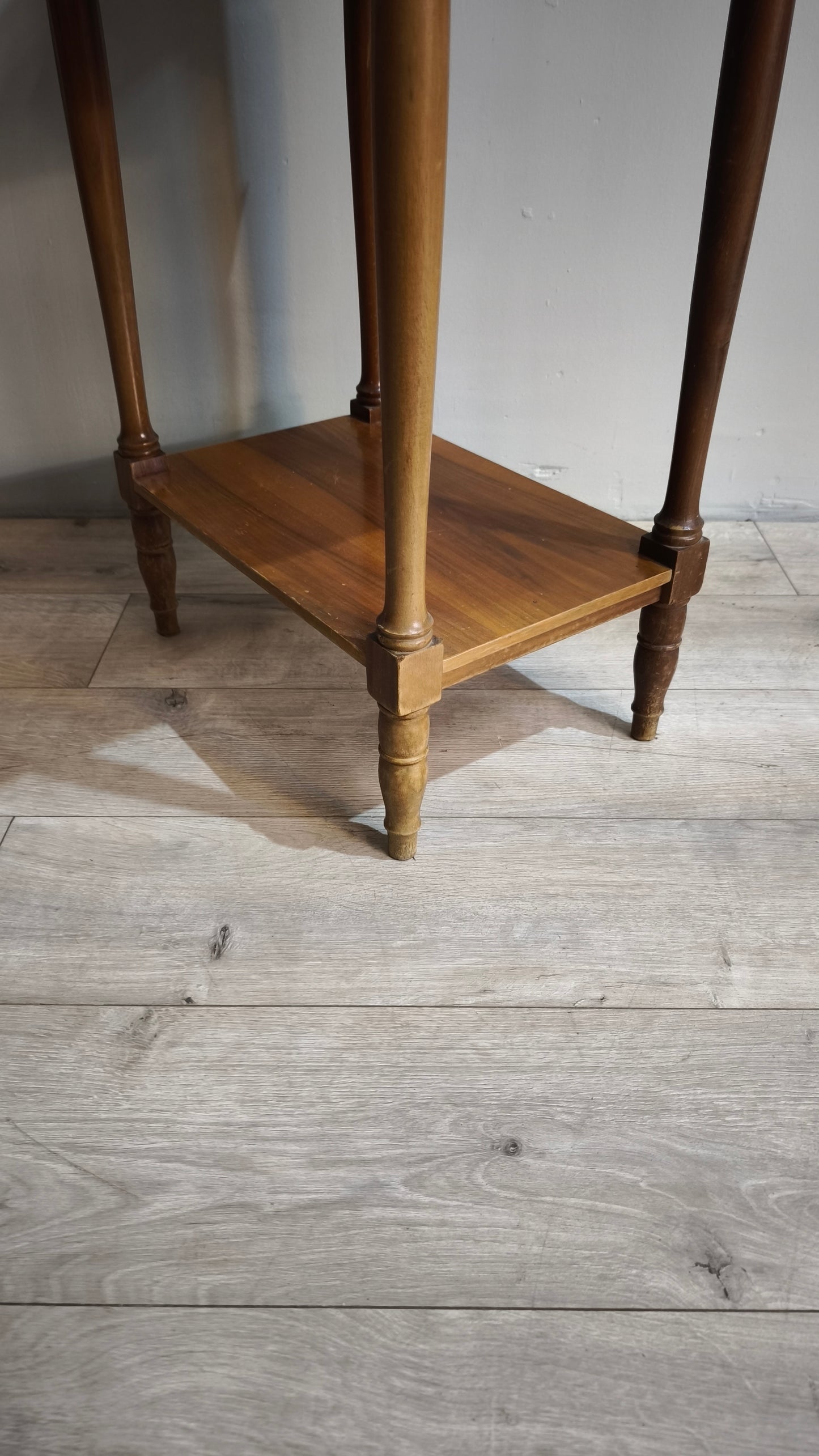 87448 Mobiletto porta telefono in legno