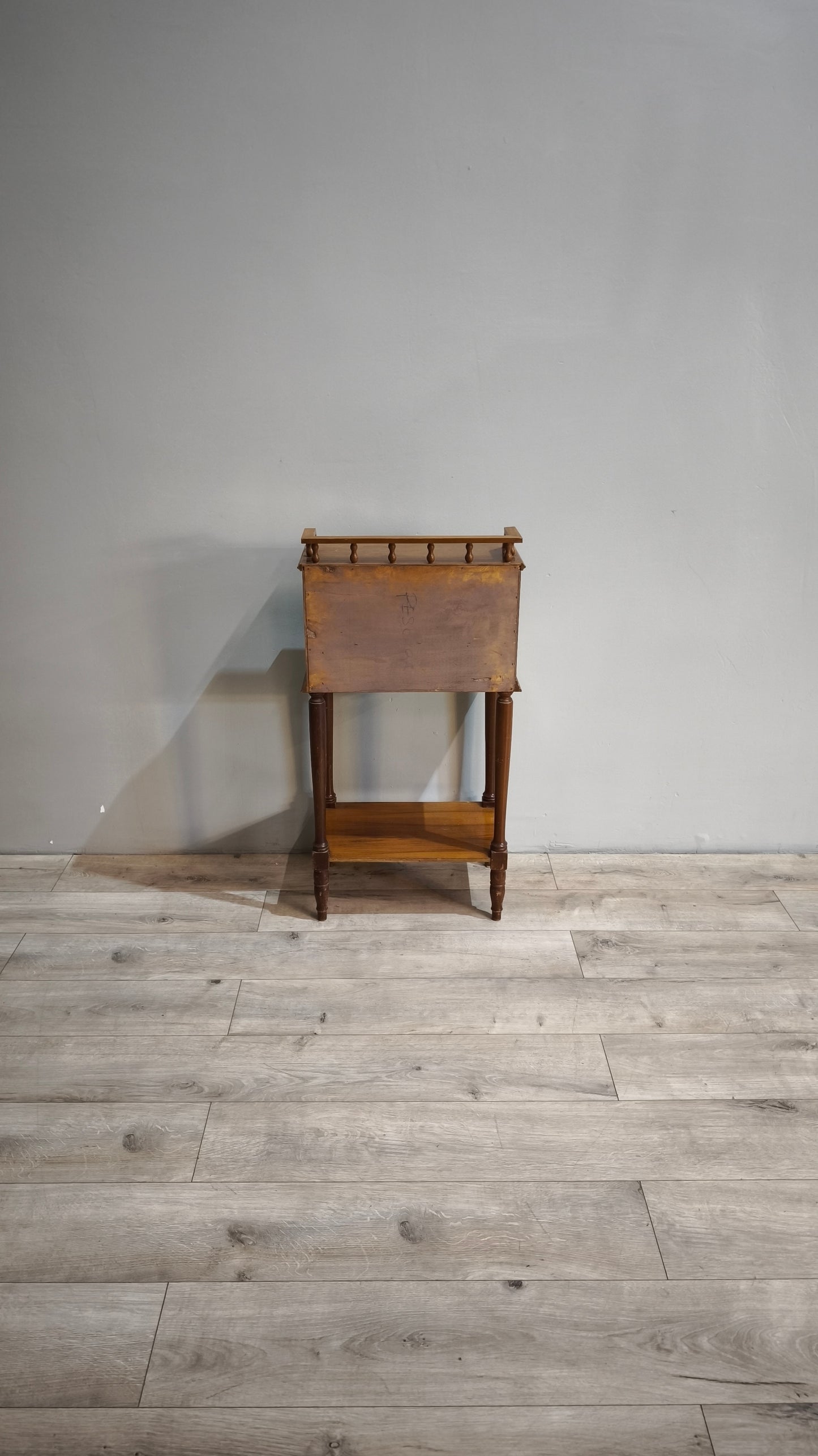 87448 Mobiletto porta telefono in legno