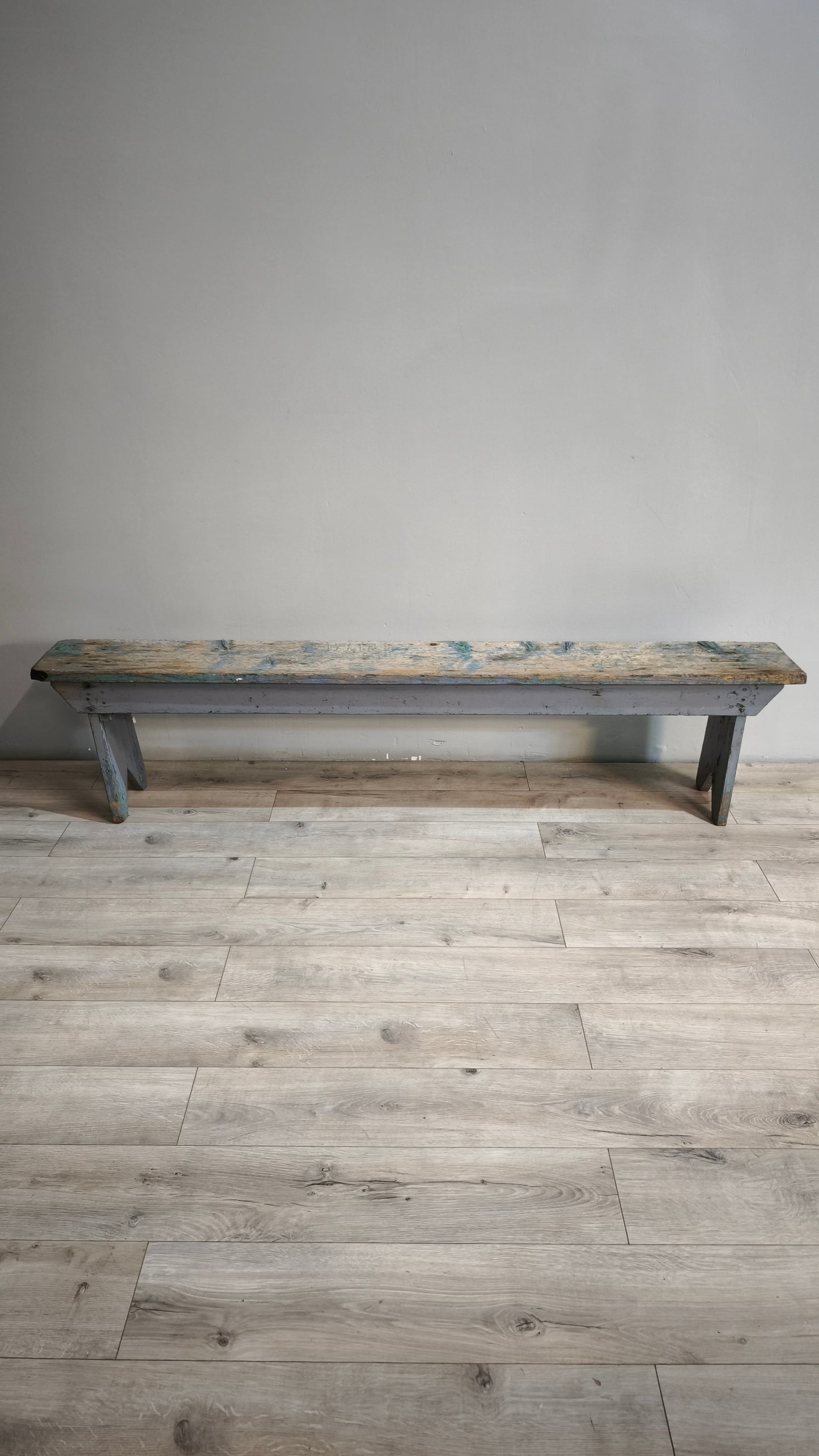 87444 Panca rustica in legno con base azzurra
