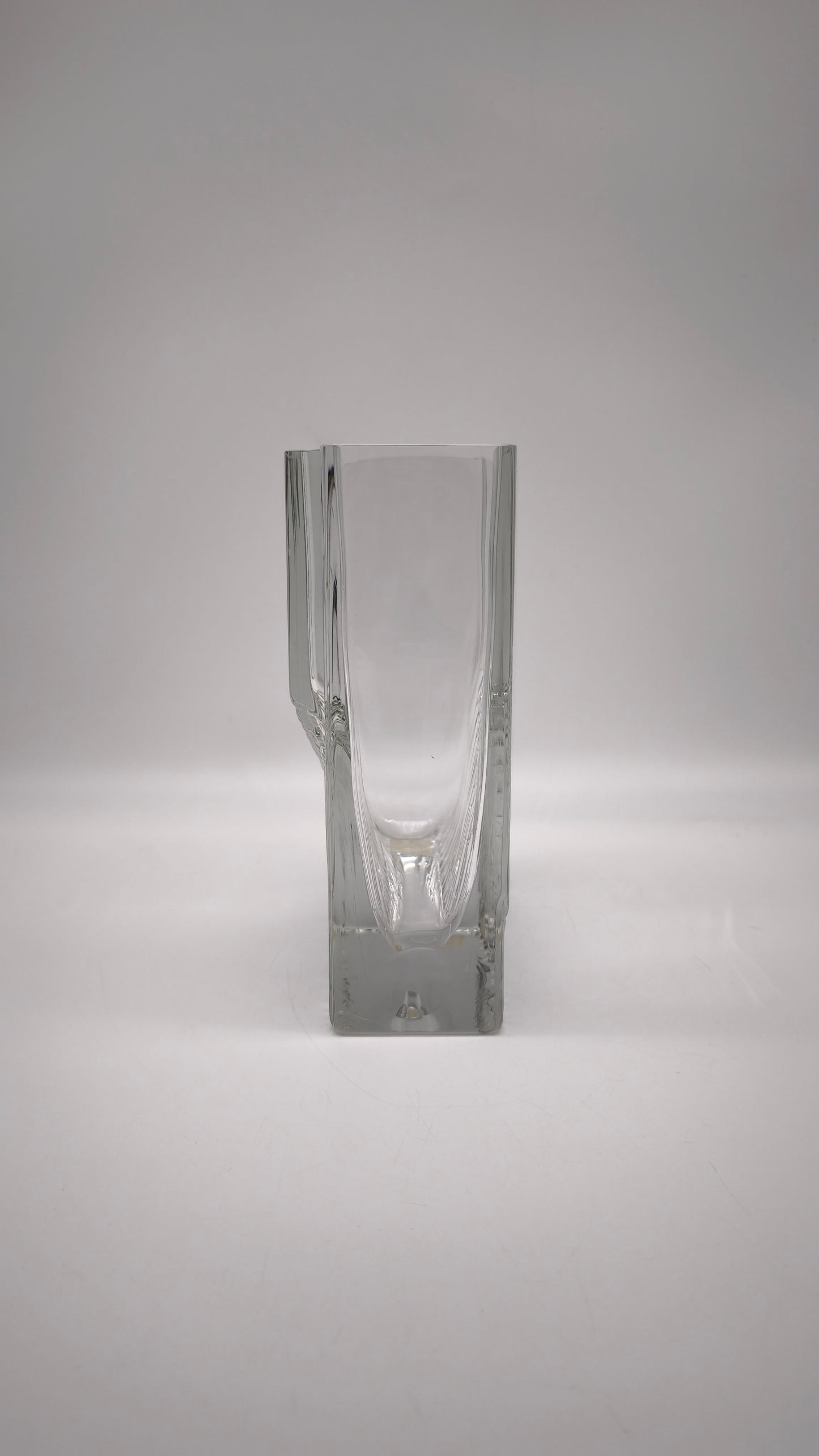 86945 Vaso Littala Sointu Tapio in vetro con design vintage a coste