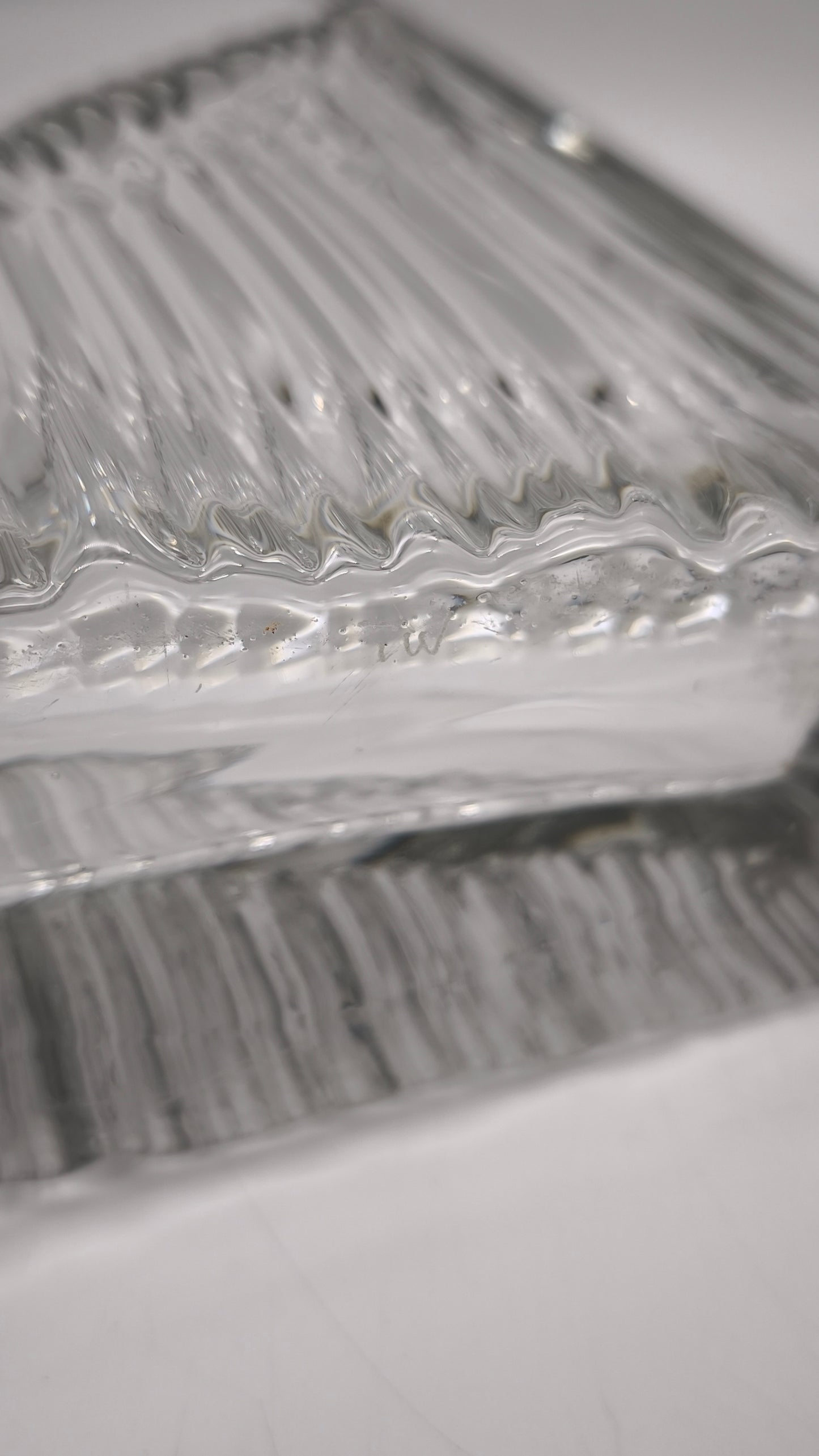 86945 Vaso Littala Sointu Tapio in vetro con design vintage a coste