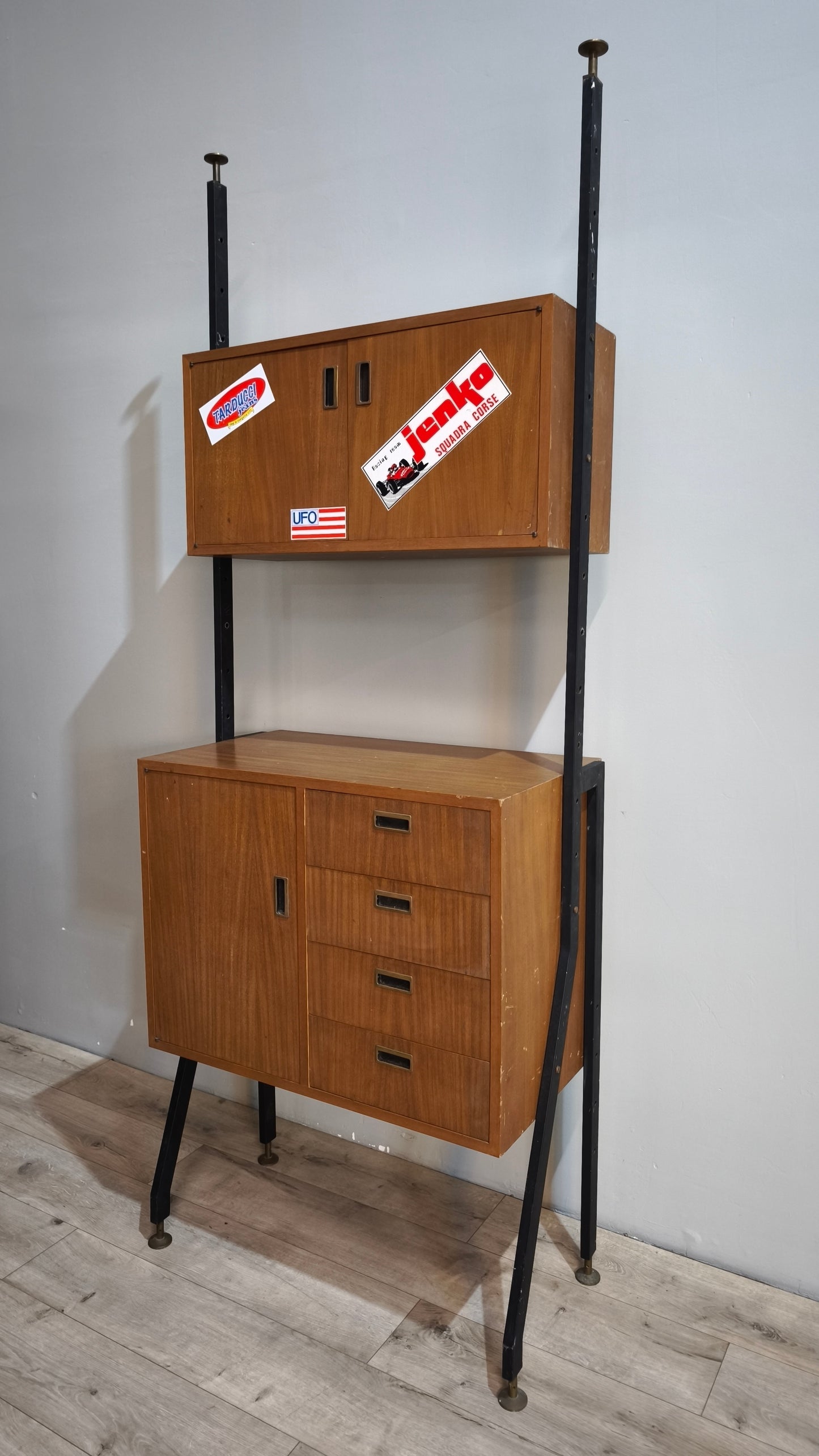 87589 Libreria stile nordico con quattro cassetti e tre sportelli