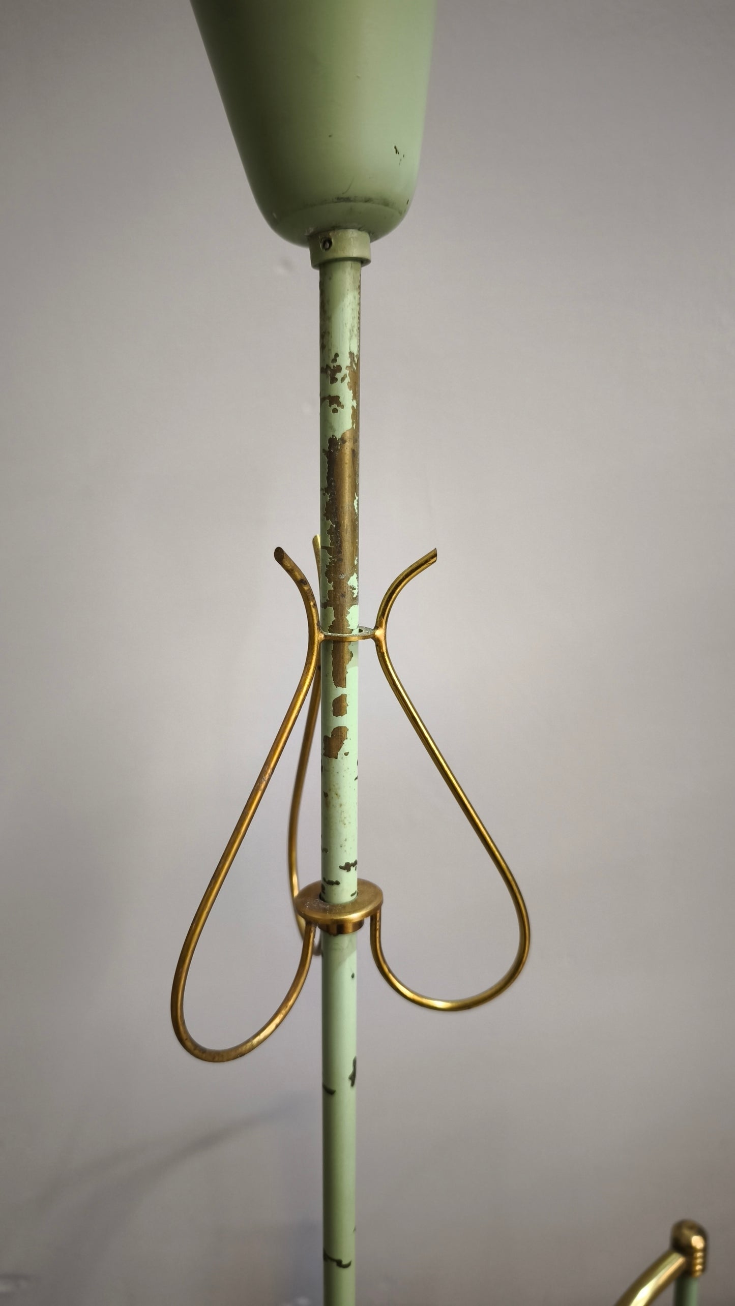 87748 Lampadario anni '60 in metallo verde e dorato