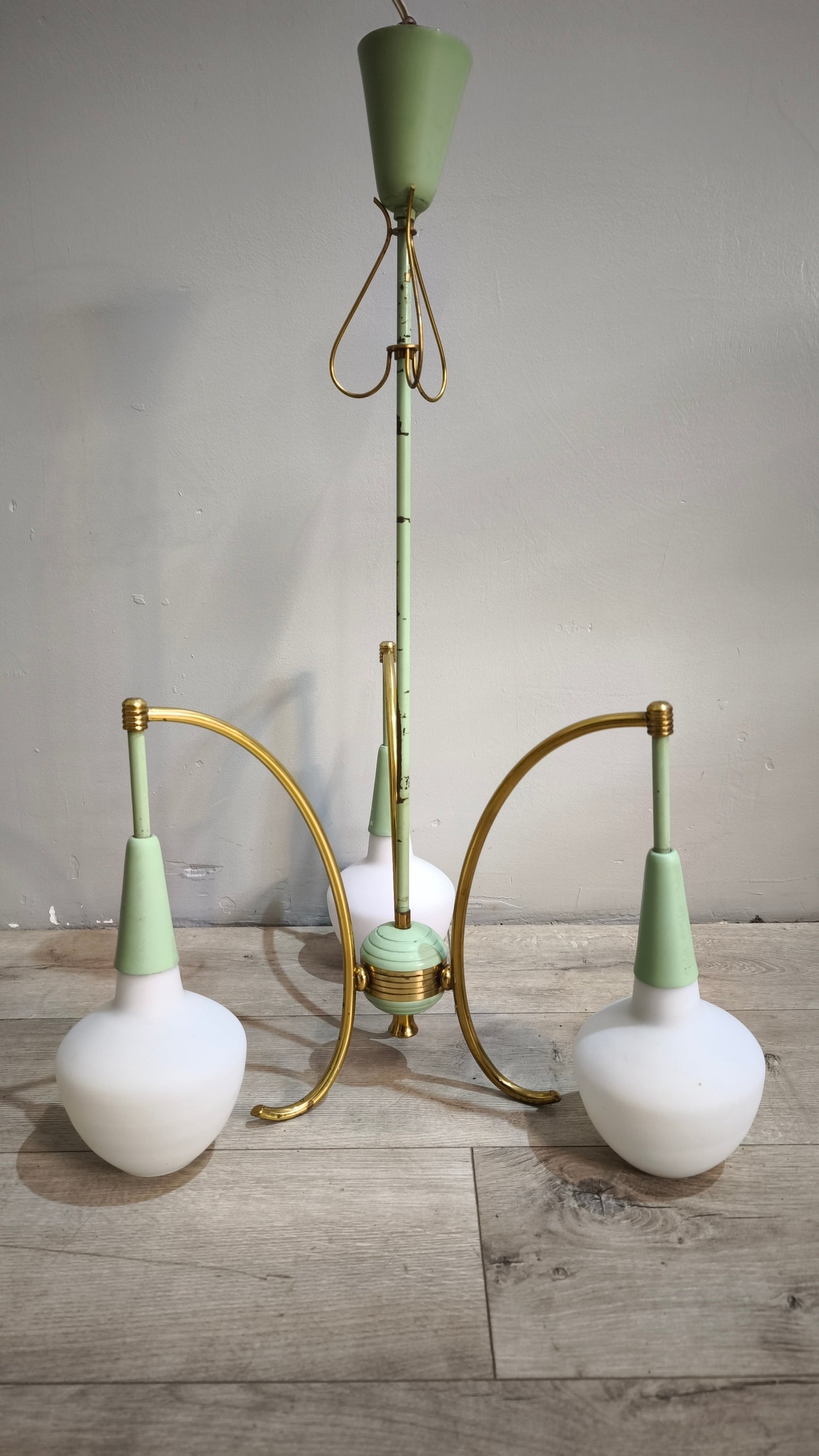 87748 Lampadario anni '60 in metallo verde e dorato