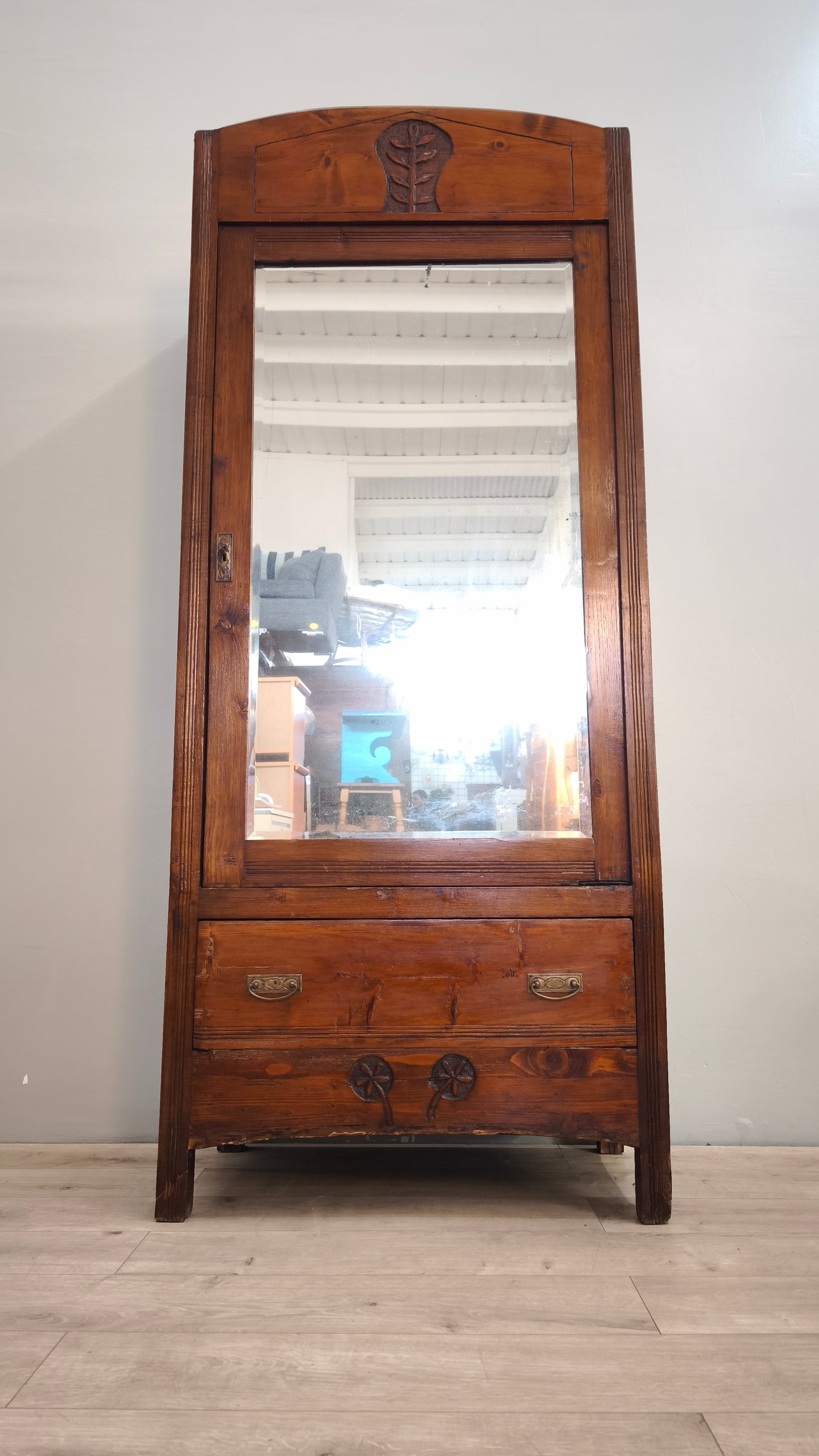 87850 Armadio ad un anta in stile liberty