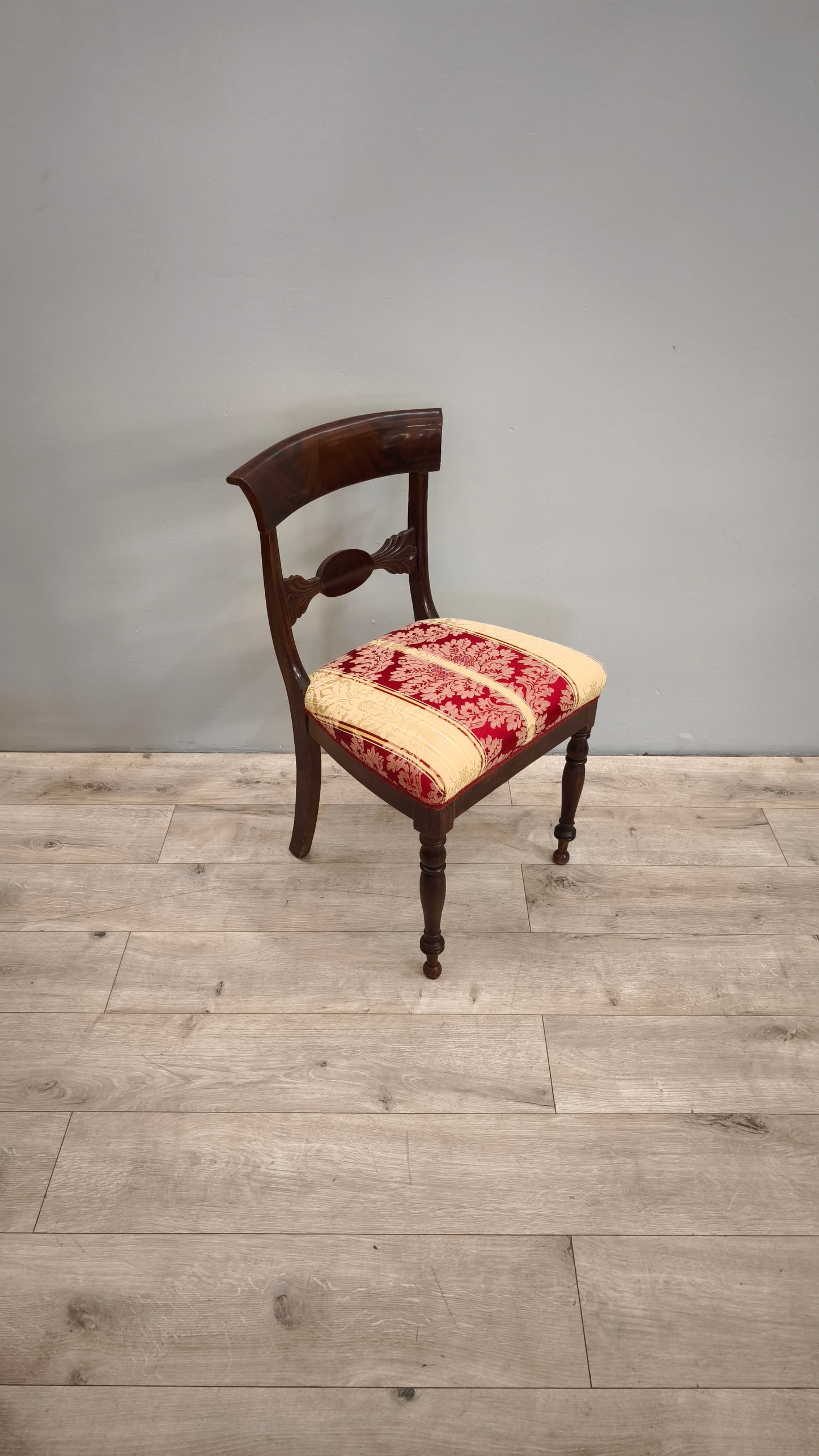 87851 Set n 4 sedie in legno con seduta imbottita