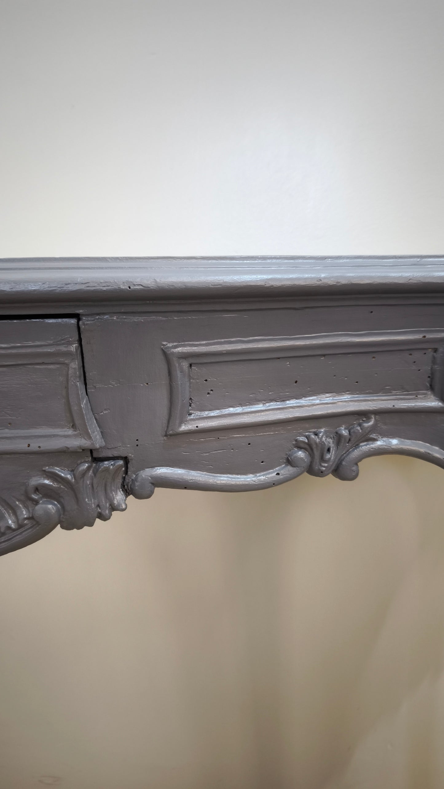 87933 Console in legno dipinta con cassetto frontale
