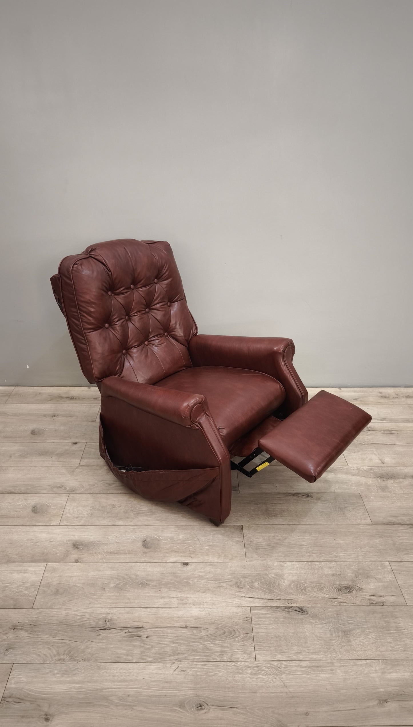 87834 Poltrona reclinabile in pelle bordeaux