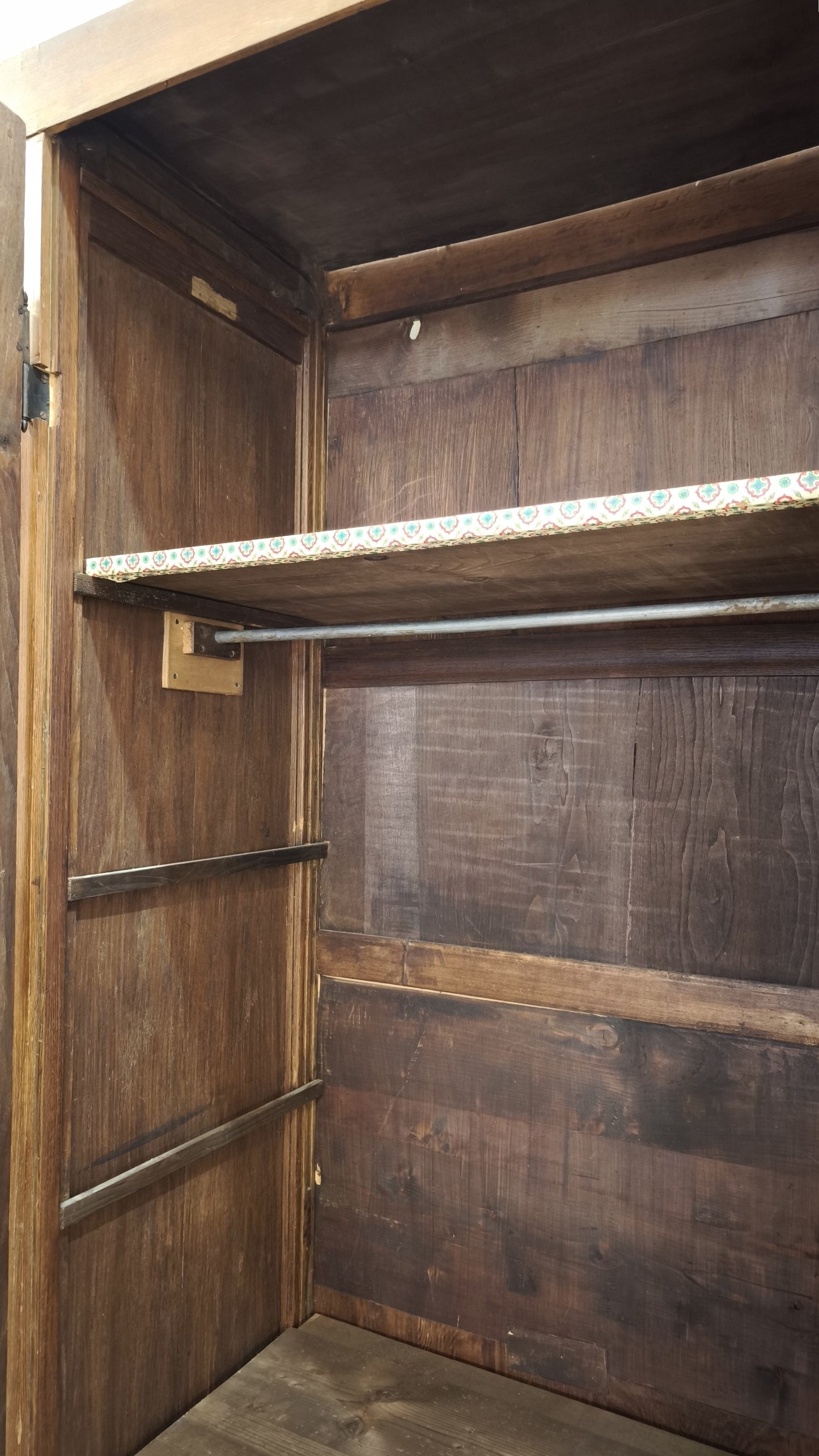 87938 Armadio in legno tre ante