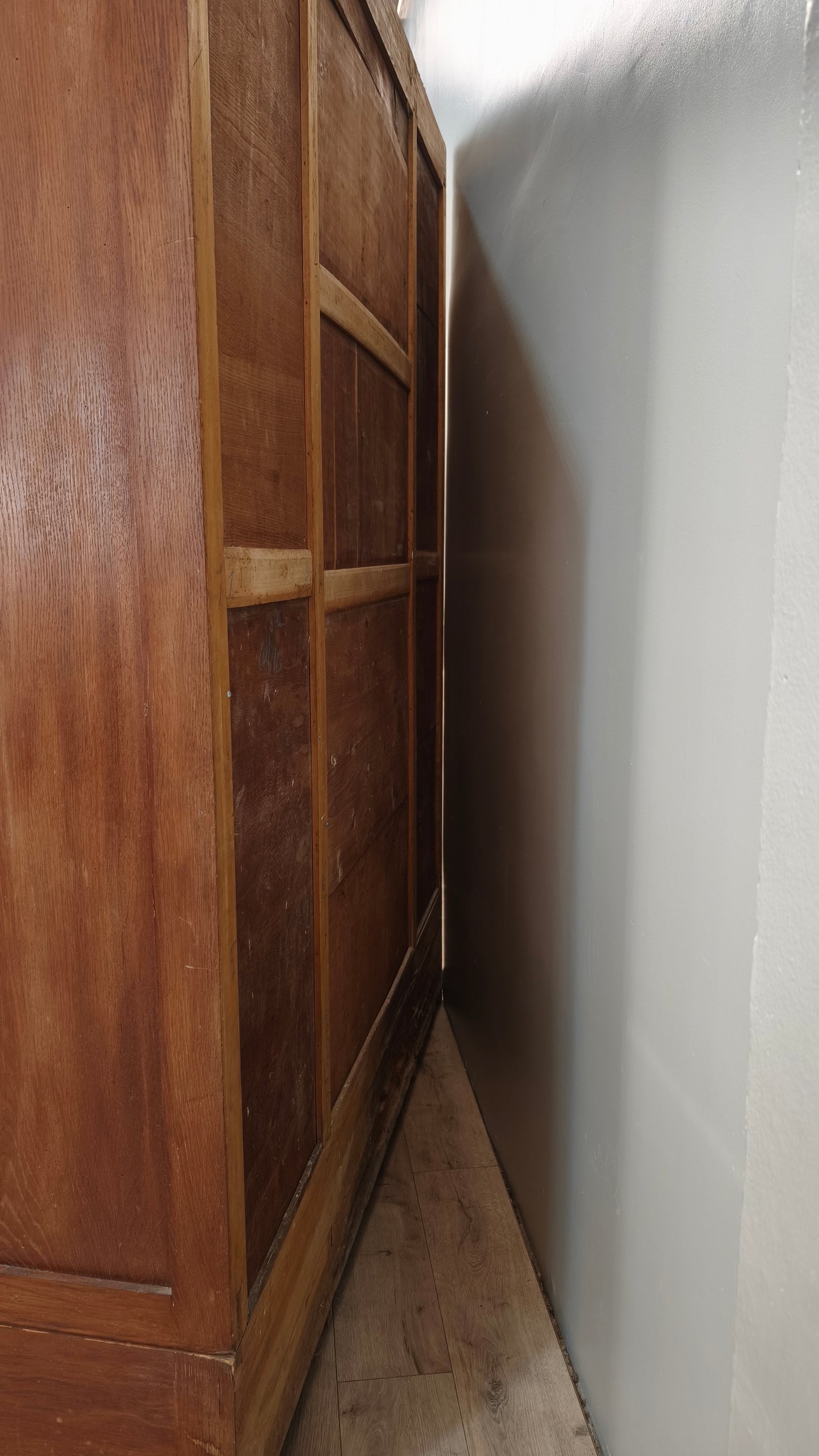 87938 Armadio in legno tre ante