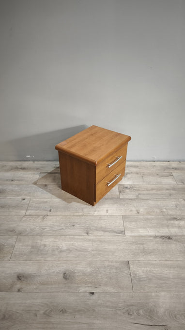 87854 Coppia di comodini moderni