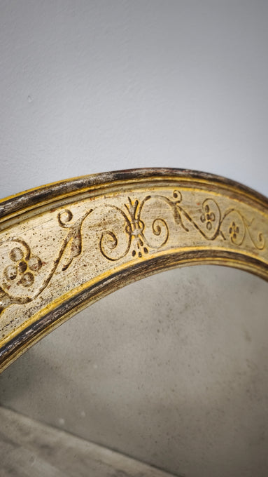 87918 Specchio ovale con cornice decorata