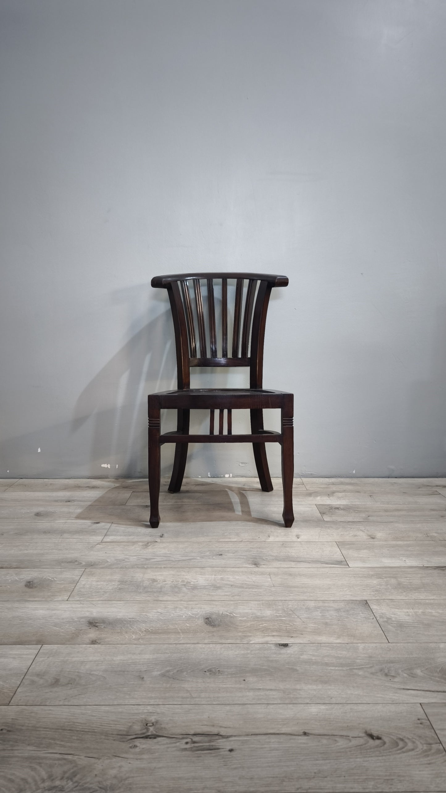 88062 Sedia etnica in legno