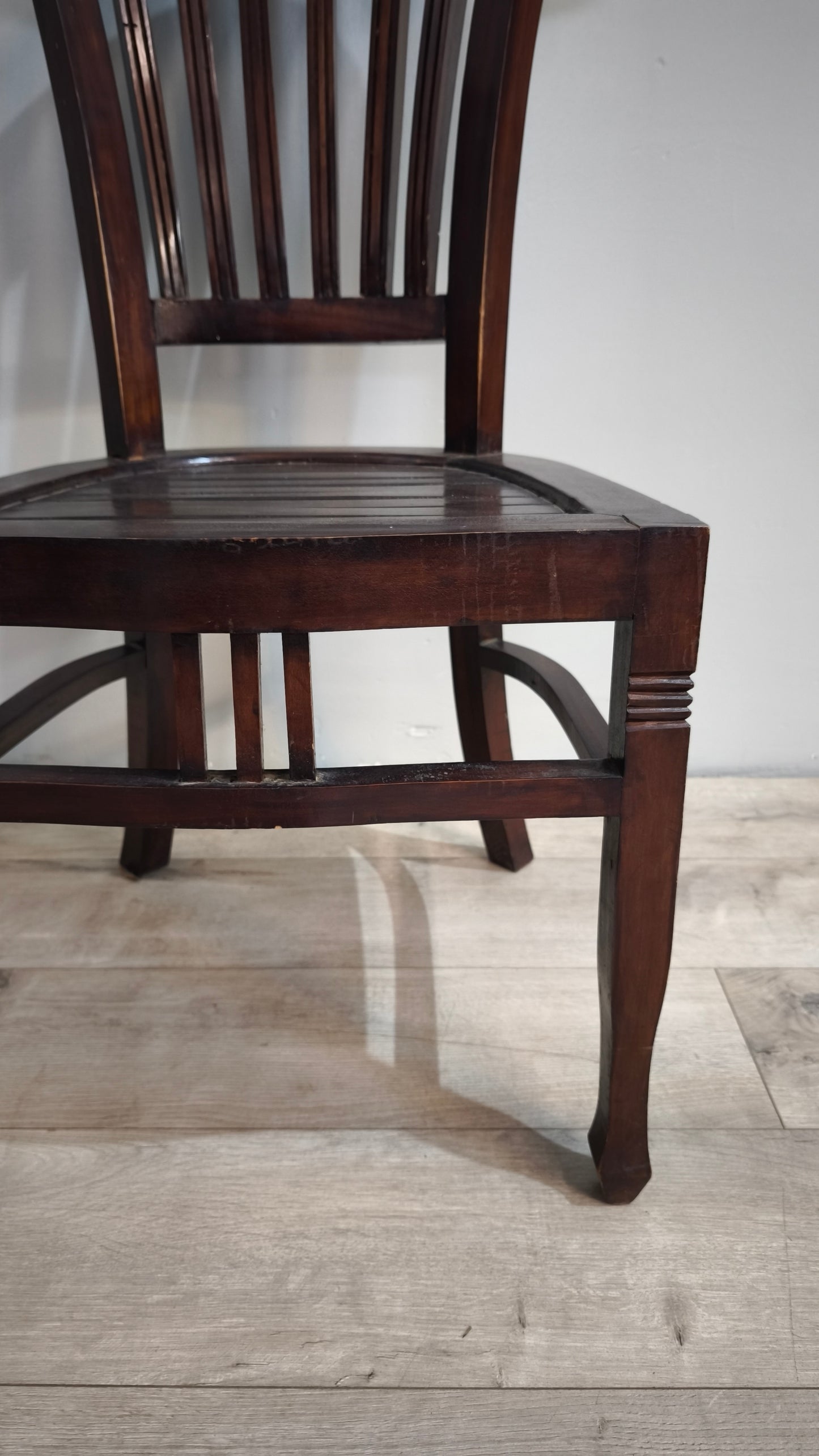 88062 Sedia etnica in legno
